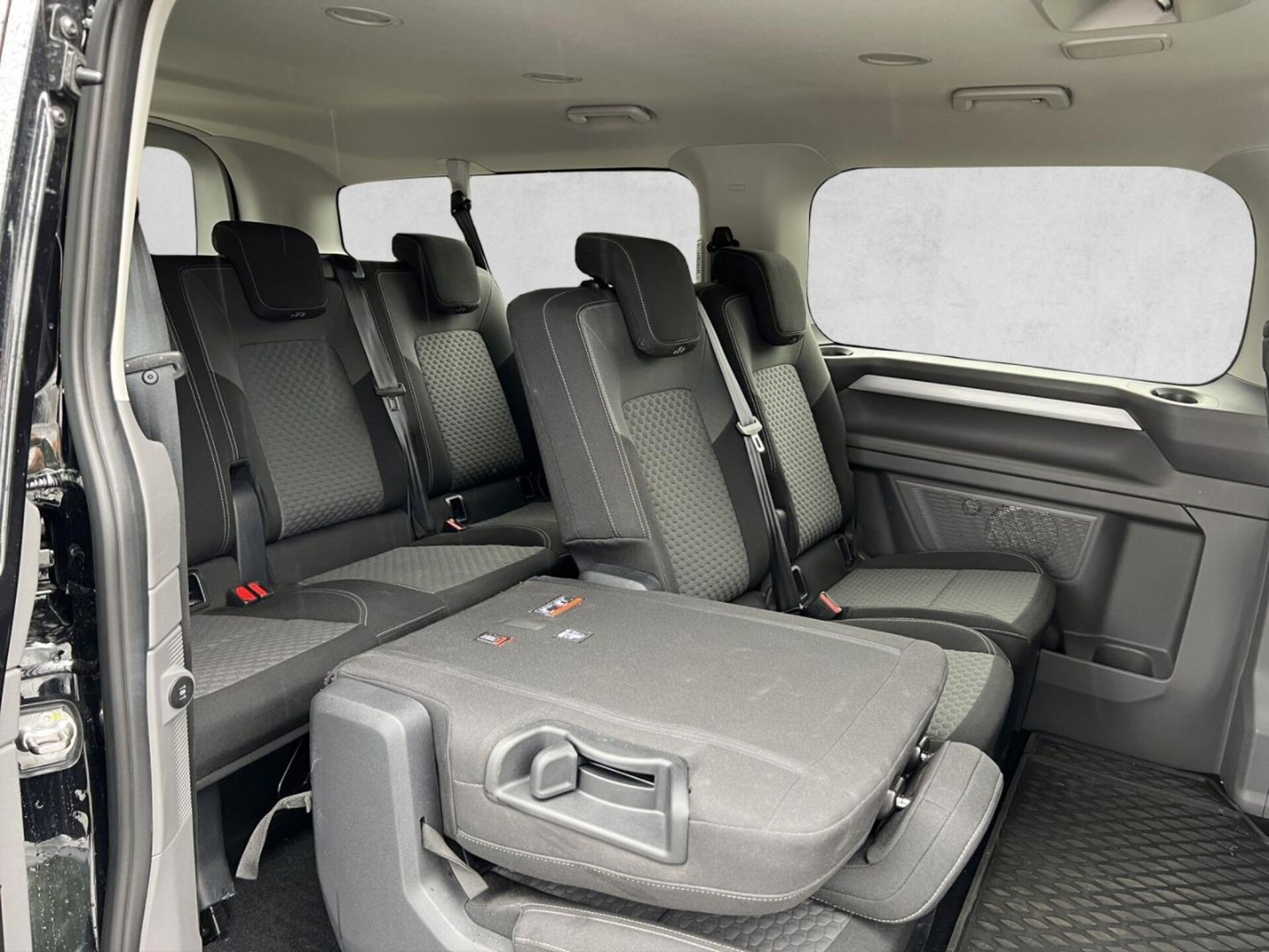 Volkswagen Caravelle langer Radstand Life