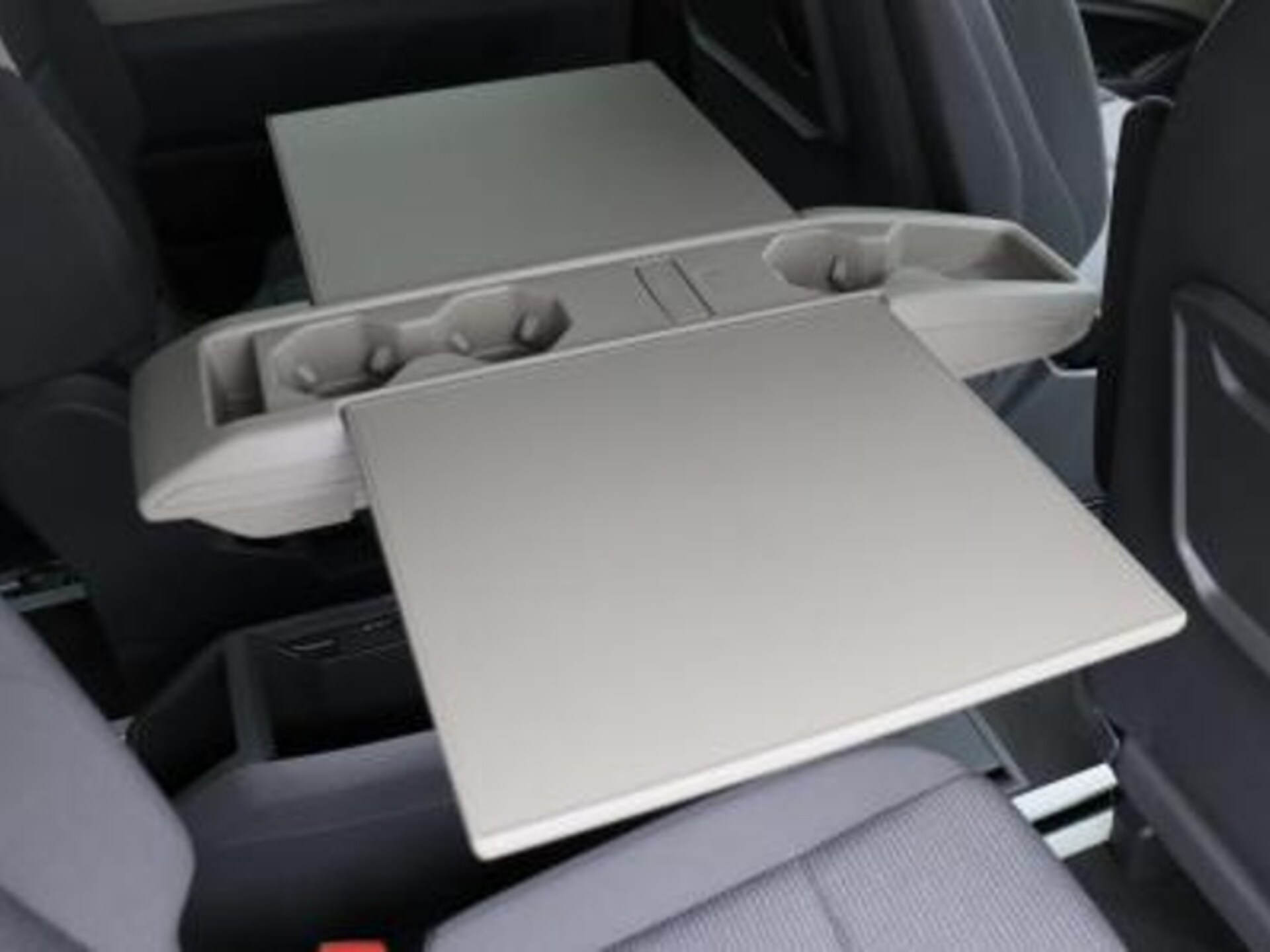 Volkswagen Multivan Basis-Modell