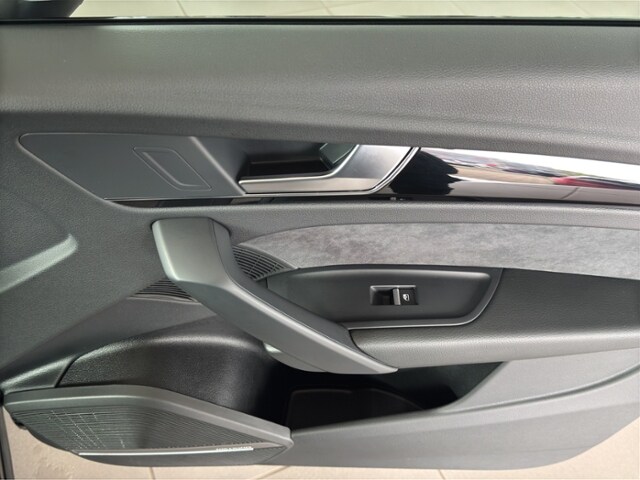 Image about Audi Q5 Sportback TFSI e S line business 55 TFSI e quattro S tronic