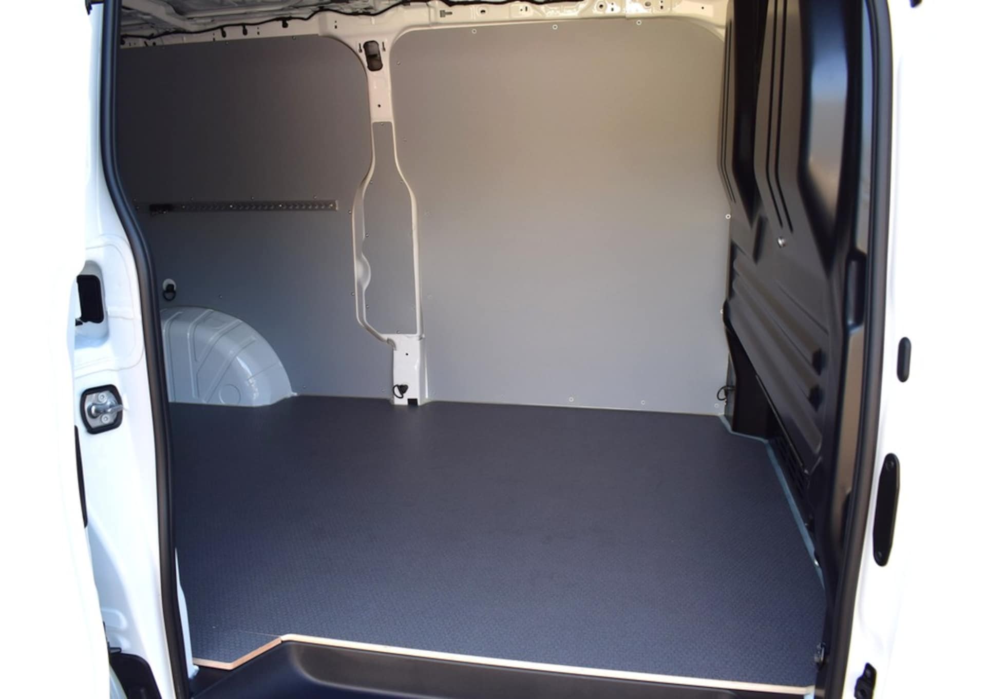 Volkswagen Transporter Kasten langer Radstand