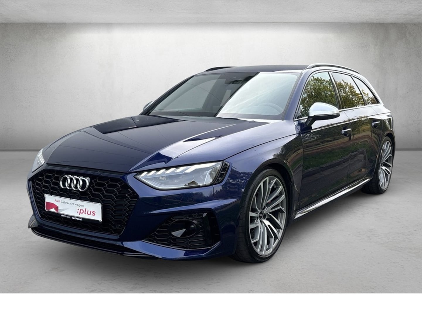 Bild über Audi RS 4 Avant TFSI quattro tiptronic - für weitere Informationen kontaktieren Sie den Audi Partner
