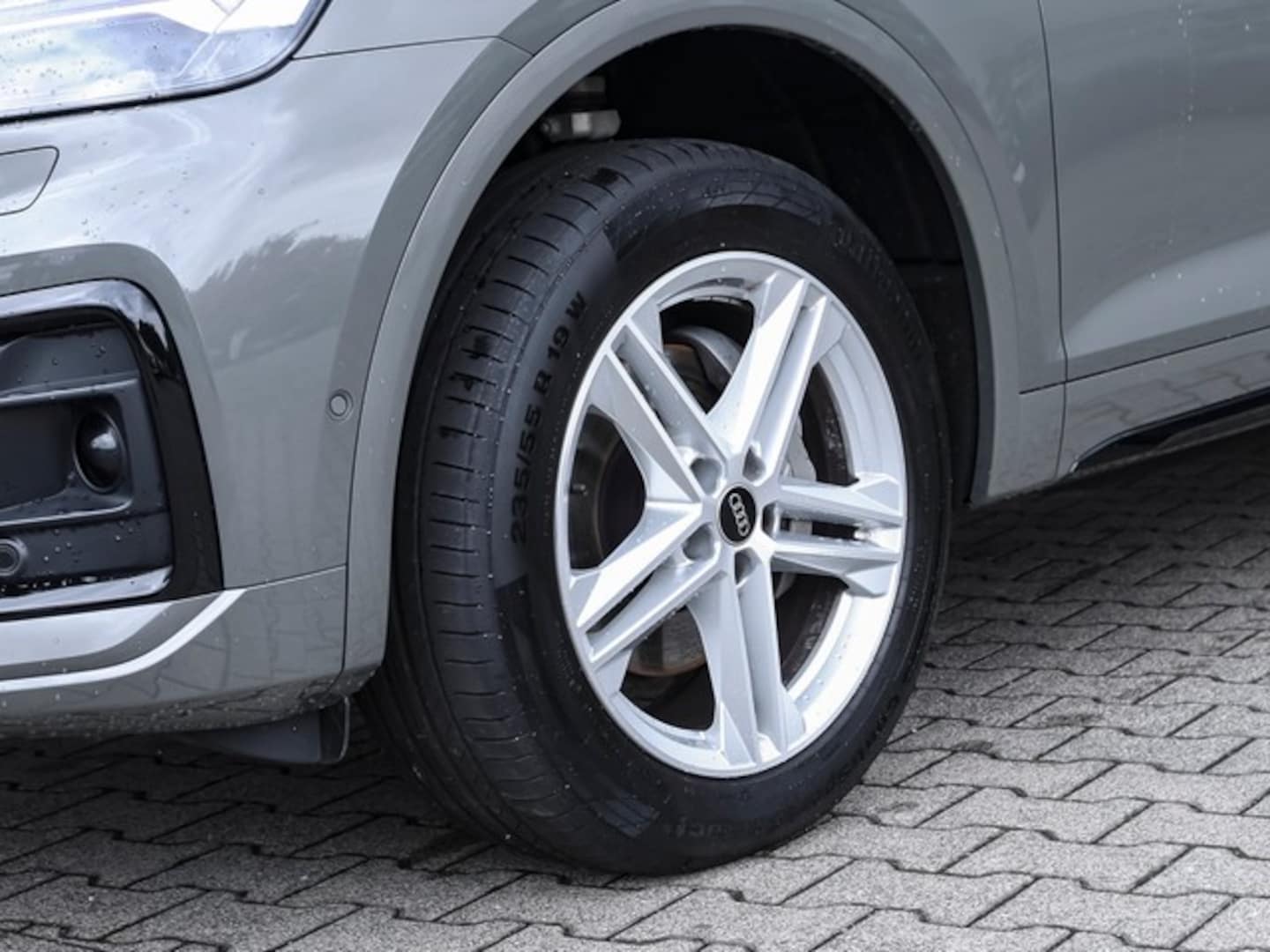 Bild über Audi Q5 Sportback 40 TDI quattro S tronic - für weitere Informationen kontaktieren Sie den Audi Partner