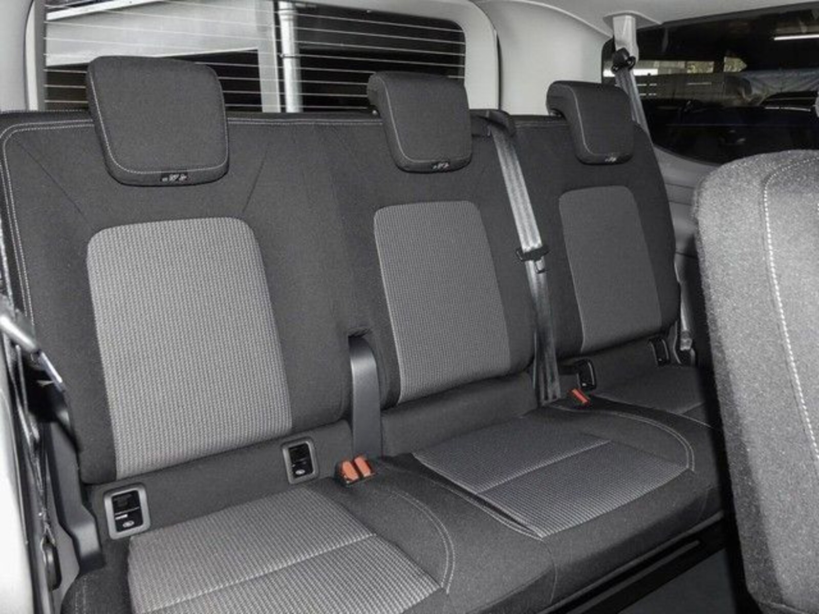 Volkswagen Caravelle – Bild 22