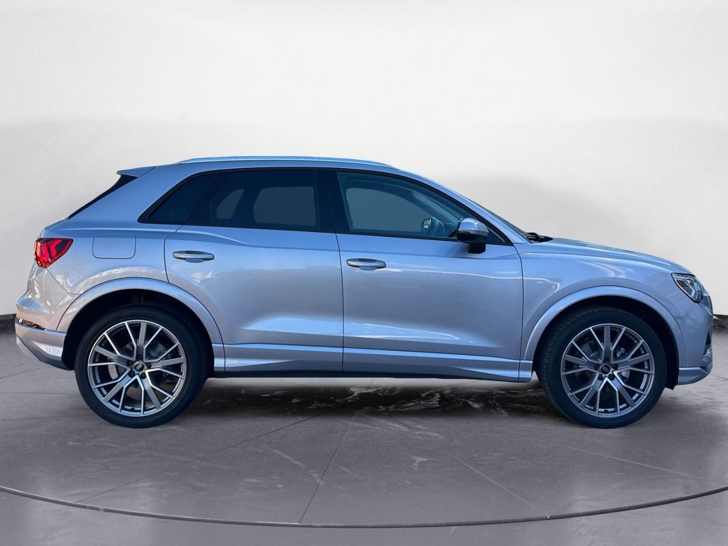 Bild über Audi Q3 TFSI 110 kW S tronic - für weitere Informationen kontaktieren Sie den Audi Partner