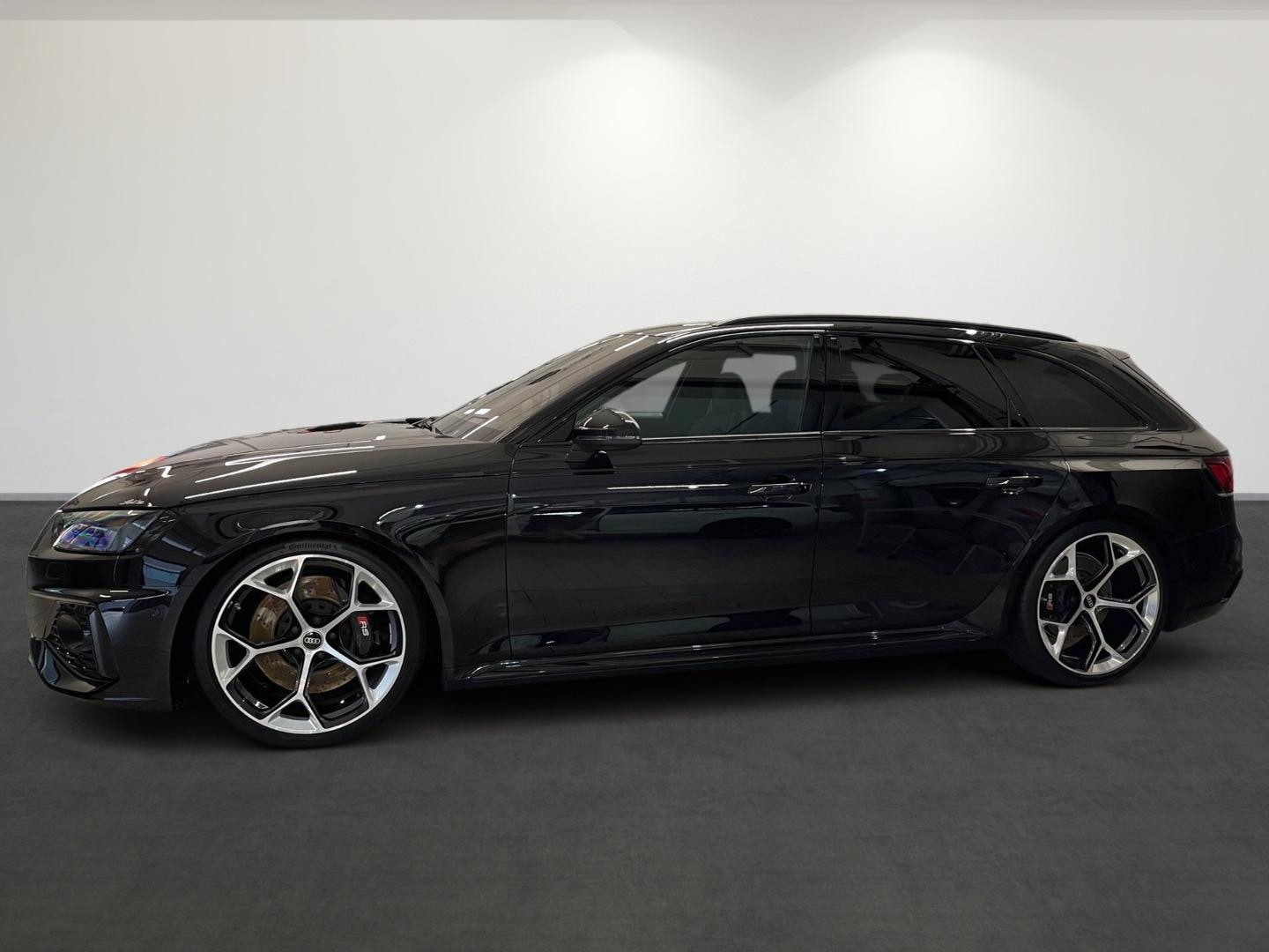 Bild über Audi RS 4 Avant TFSI quattro tiptronic - für weitere Informationen kontaktieren Sie den Audi Partner