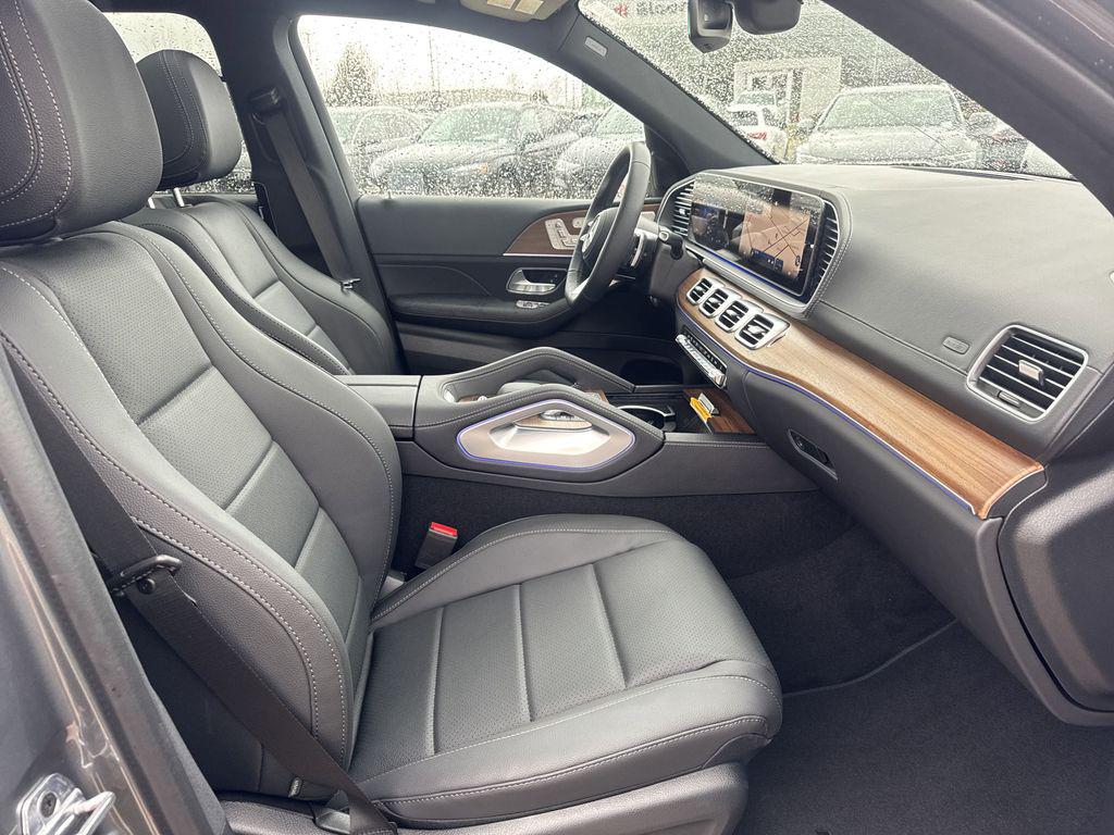 2025 Mercedes-Benz GLS Base - Photo 28