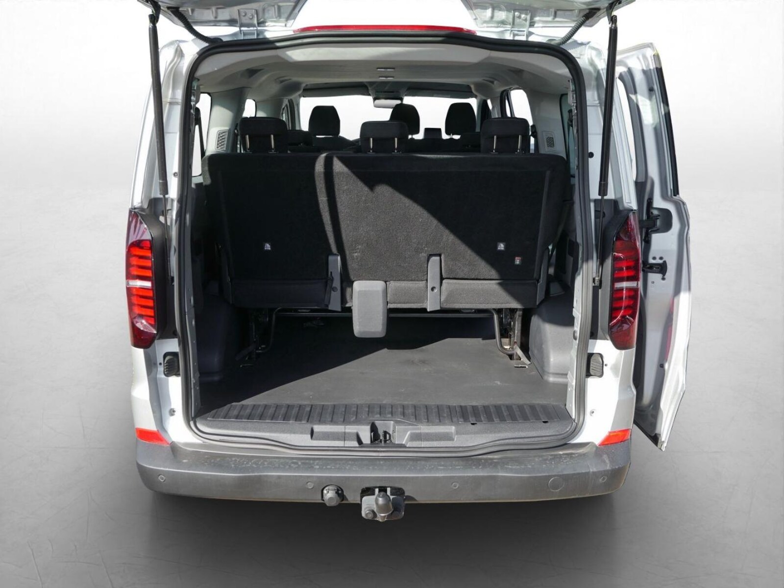 Volkswagen Transporter Kombi kurzer Radstand – Bild 11