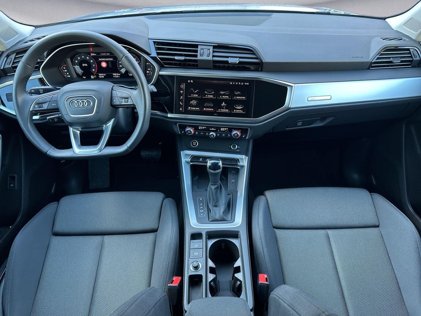 Bild über Audi Q3 TFSI 110 kW S tronic - für weitere Informationen kontaktieren Sie den Audi Partner