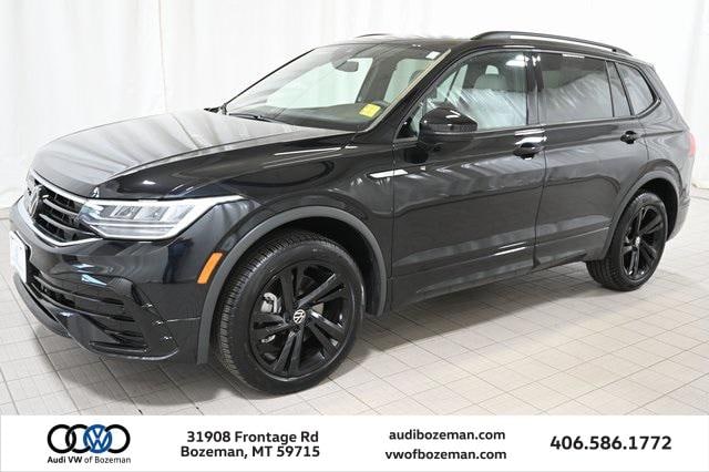 2024 Volkswagen Tiguan SE R-LINE BLACK's photo