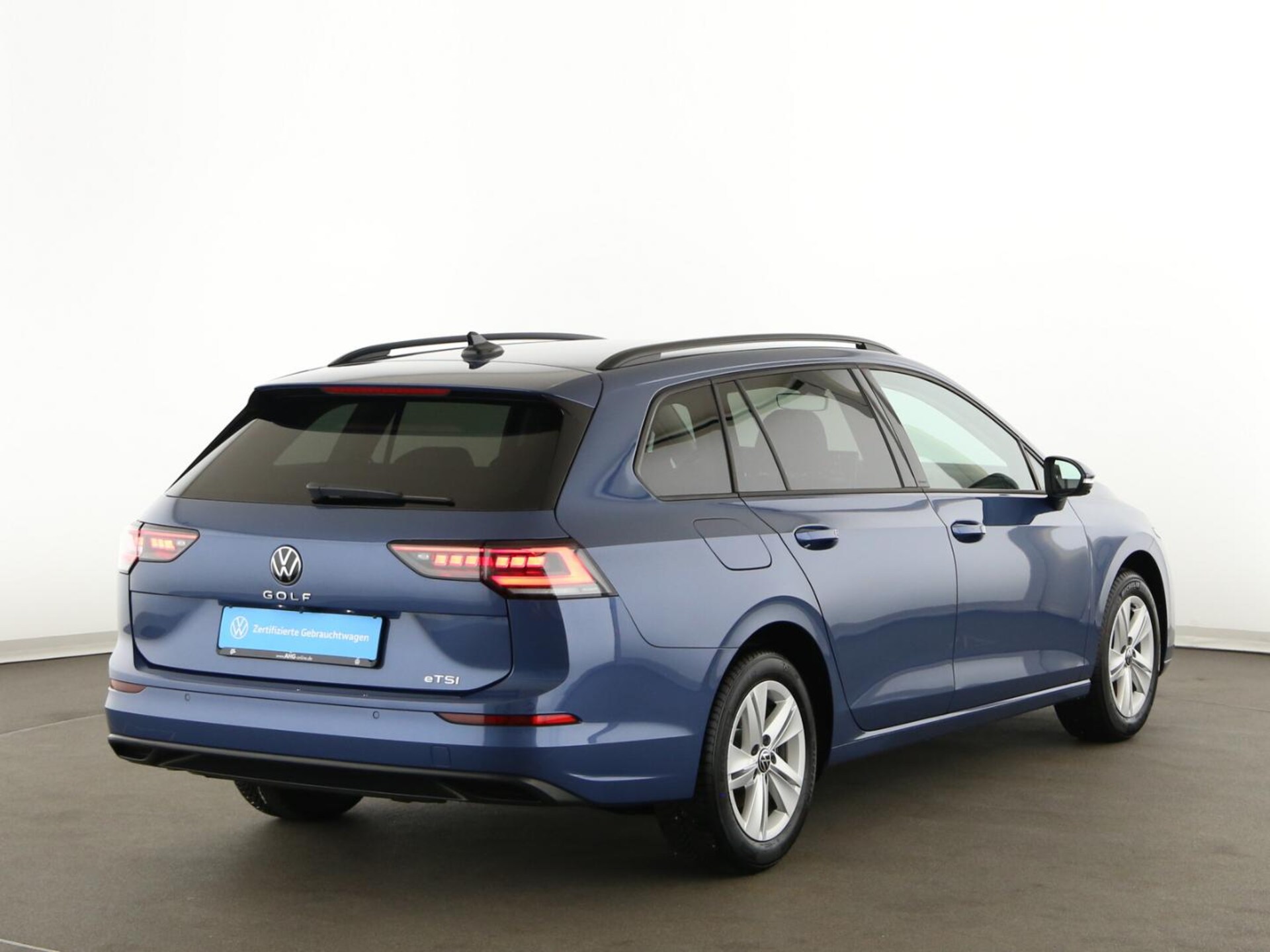 Volkswagen Golf Variant Life