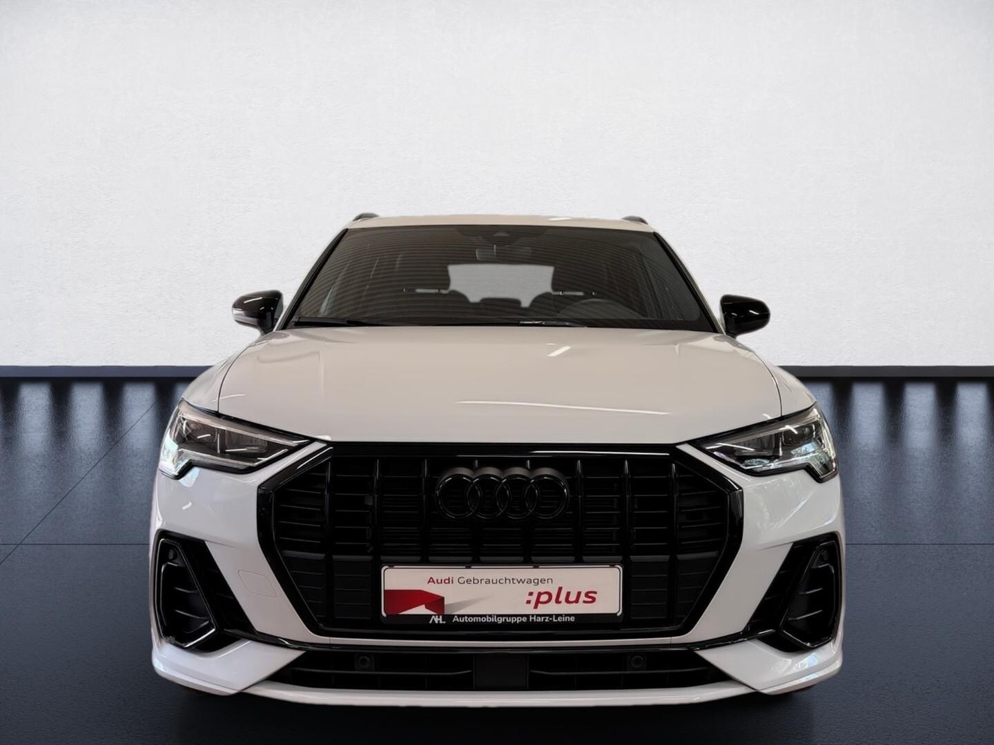 Bild über Audi Q3 S line 35 TFSI S tronic - für weitere Informationen kontaktieren Sie den Audi Partner