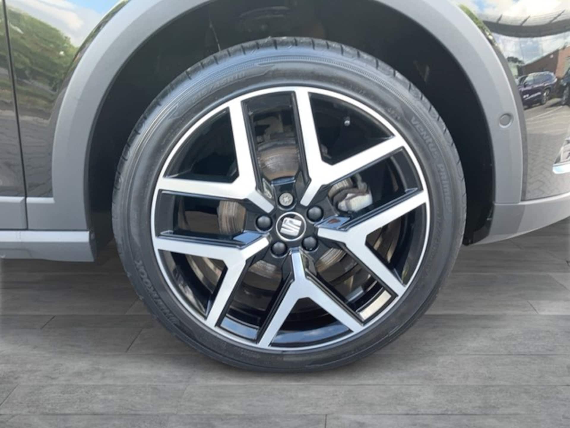SEAT Arona FR