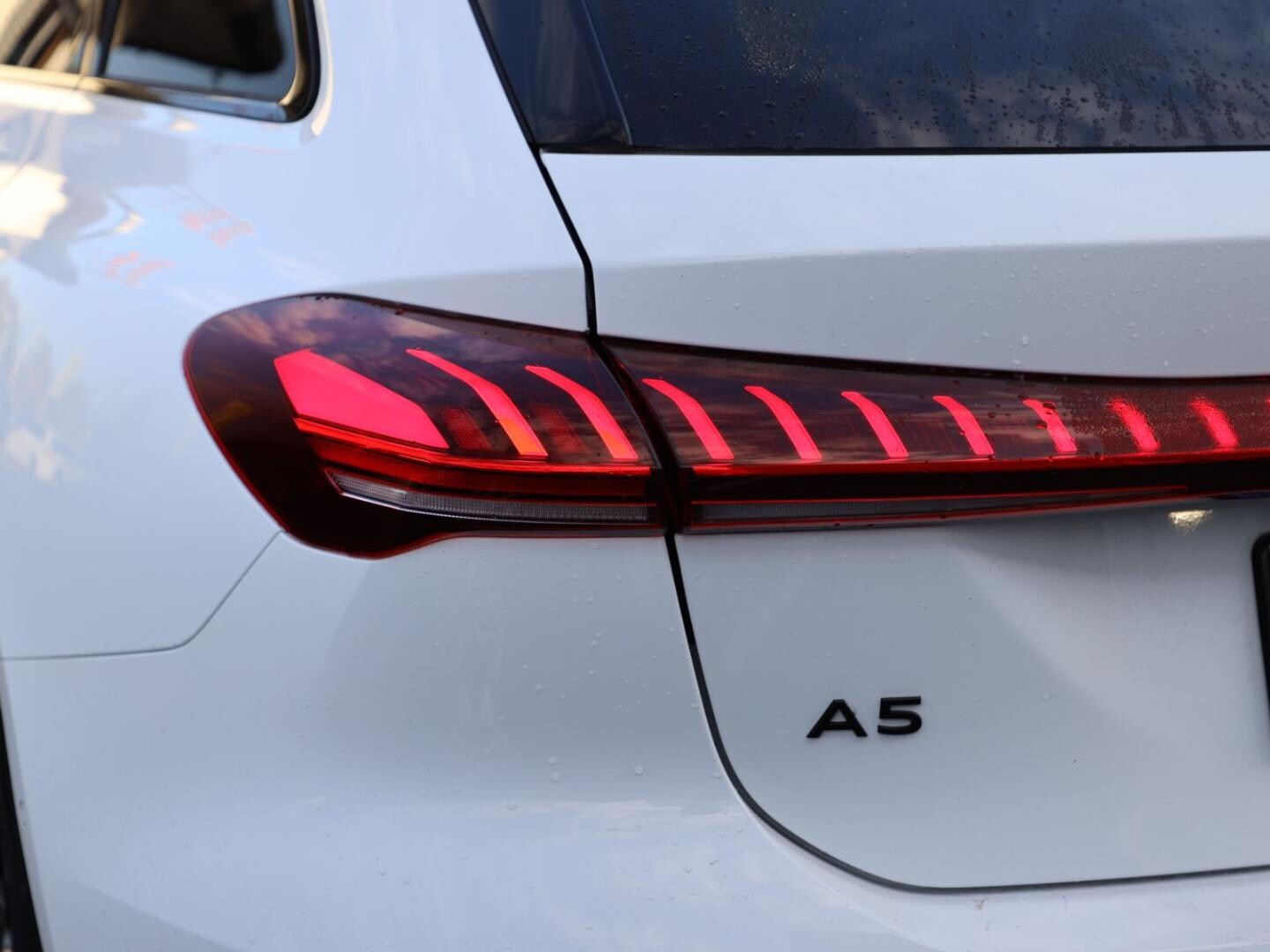 Bild über Audi A5 Avant TDI 150 kW S tronic - für weitere Informationen kontaktieren Sie den Audi Partner