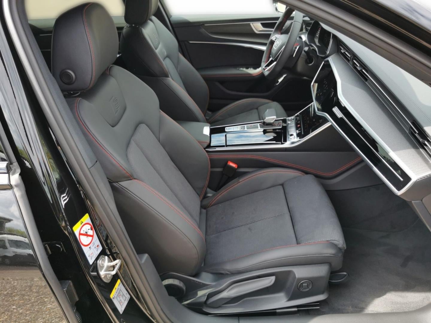 Bild über Audi A6 Limousine S line 40 TDI quattro S tronic - für weitere Informationen kontaktieren Sie den Audi Partner