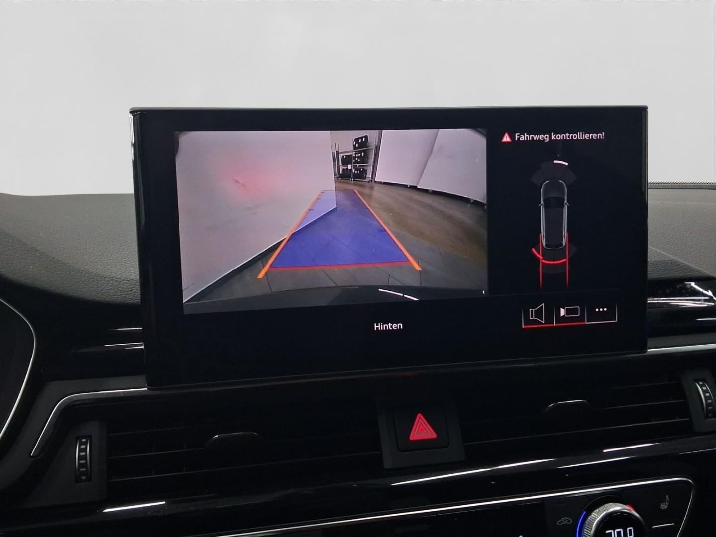 Bild über Audi A4 Avant S line 40 TFSI quattro S tronic - für weitere Informationen kontaktieren Sie den Audi Partner