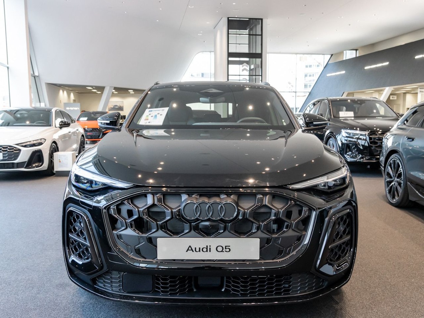Bild über Audi Q5 SUV TDI quattro 150 kW S tronic - für weitere Informationen kontaktieren Sie den Audi Partner