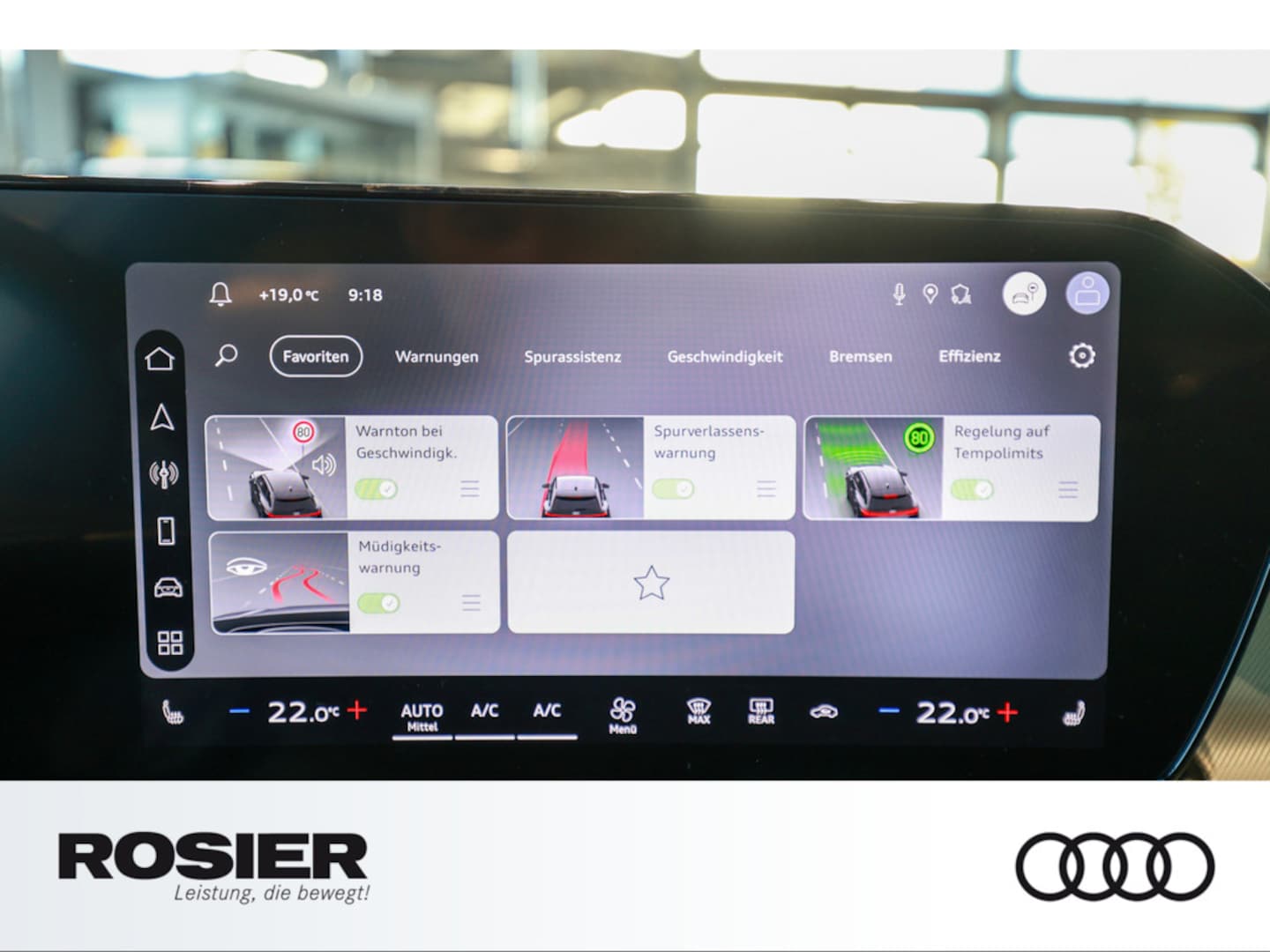 Bild über Audi Q3 SUV TFSI 110 kW S tronic - für weitere Informationen kontaktieren Sie den Audi Partner