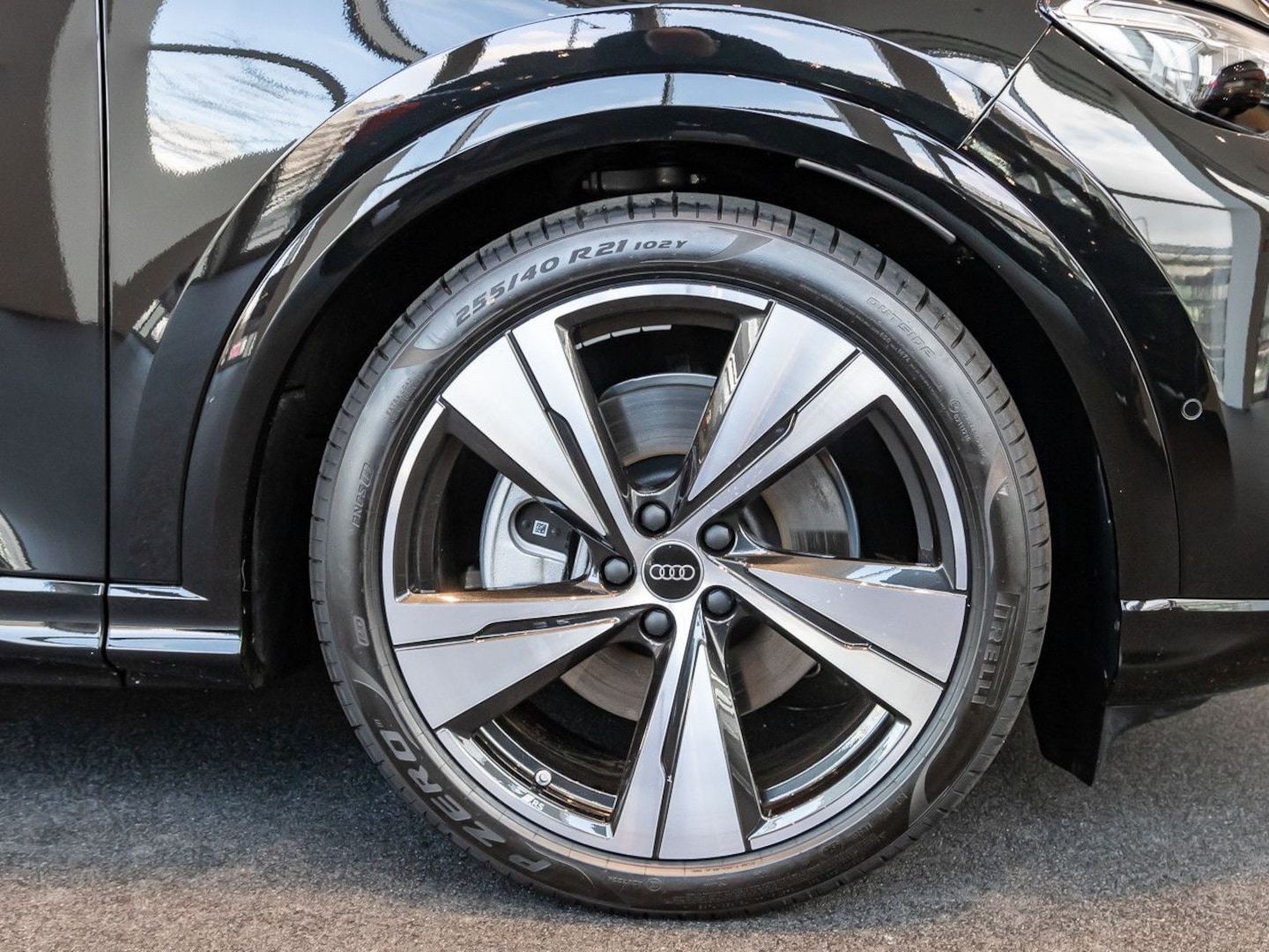 Bild über Audi Q5 SUV TDI quattro 150 kW S tronic - für weitere Informationen kontaktieren Sie den Audi Partner