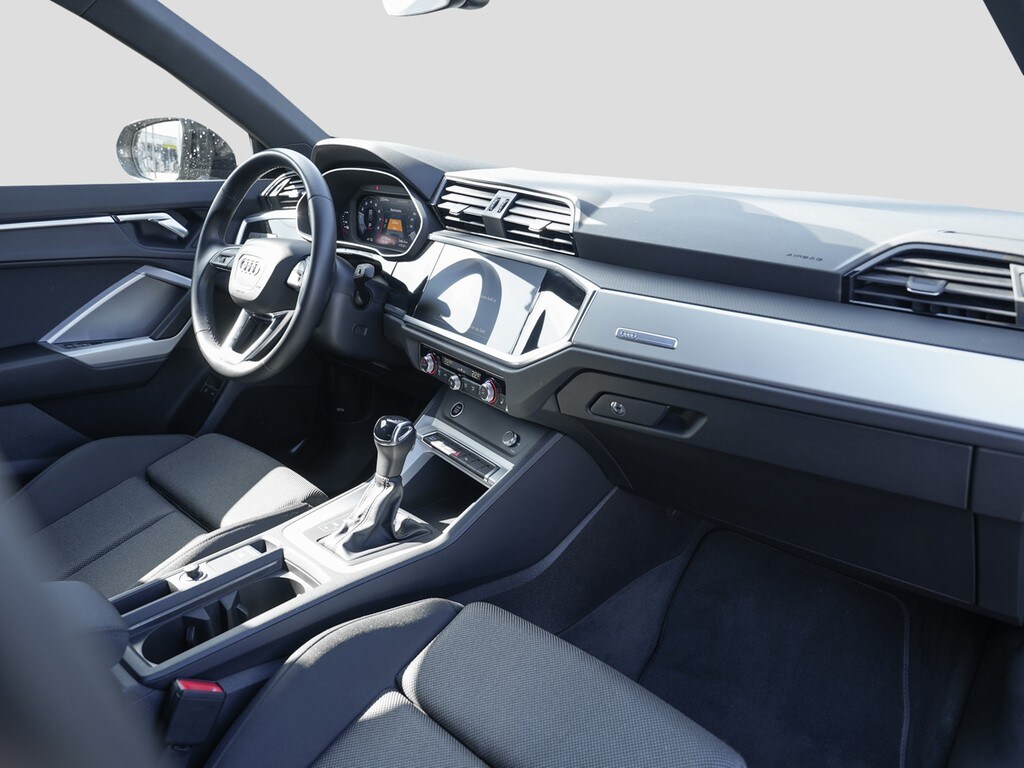 Image about Audi Q3 TFSI e 45 TFSI e S tronic