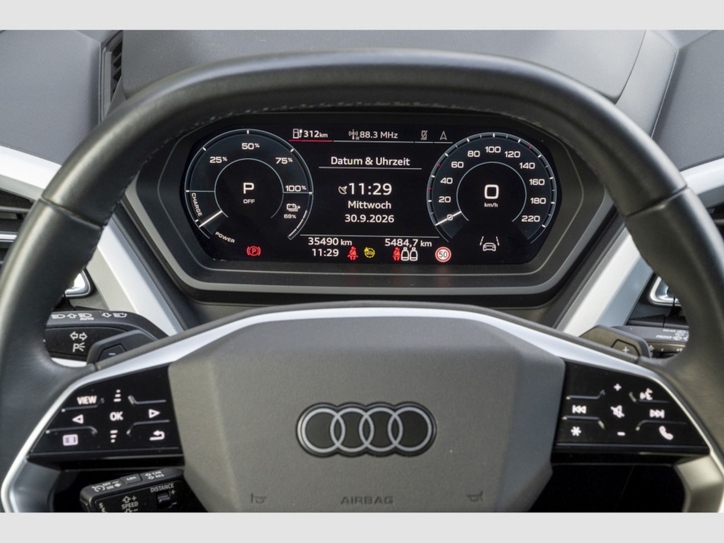 Bild über Audi Q4 e-tron 40 e-tron - für weitere Informationen kontaktieren Sie den Audi Partner