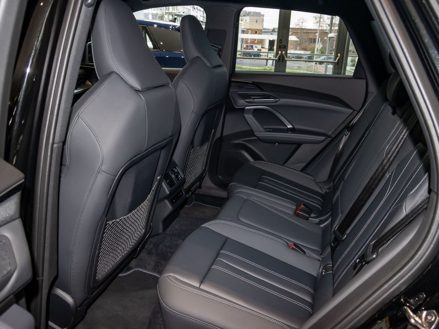 Bild über Audi Q5 SUV TDI quattro 150 kW S tronic - für weitere Informationen kontaktieren Sie den Audi Partner