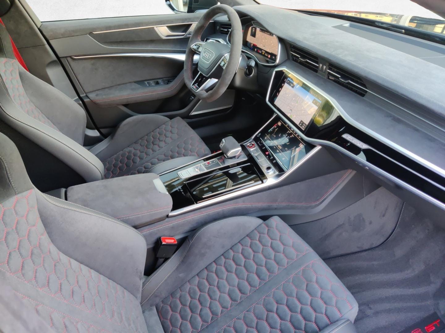Image about Audi RS 6 Avant performance quattro tiptronic