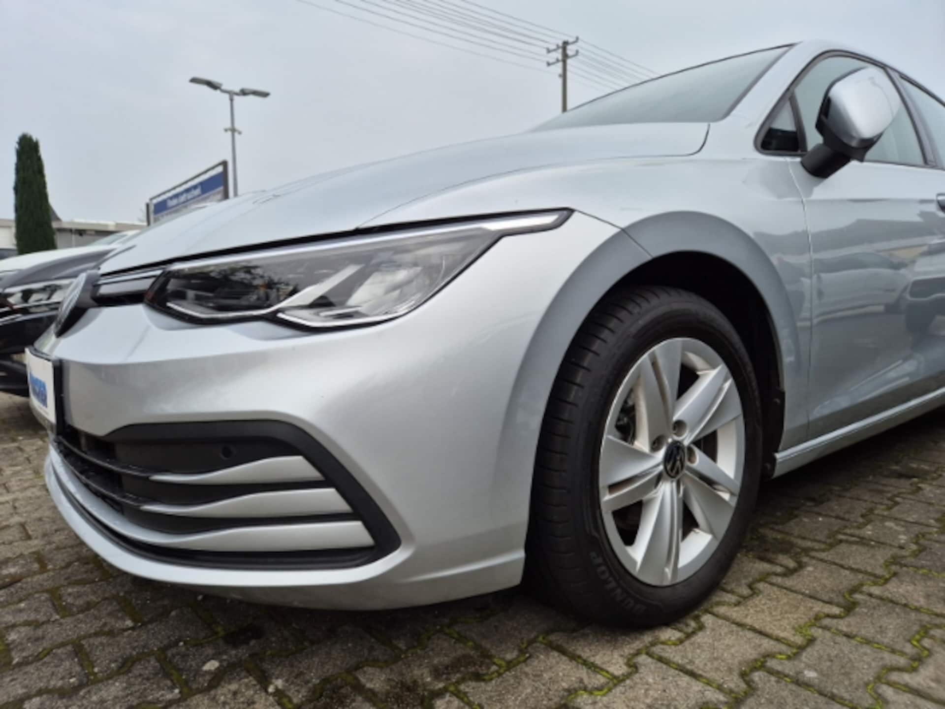 Volkswagen Golf Life