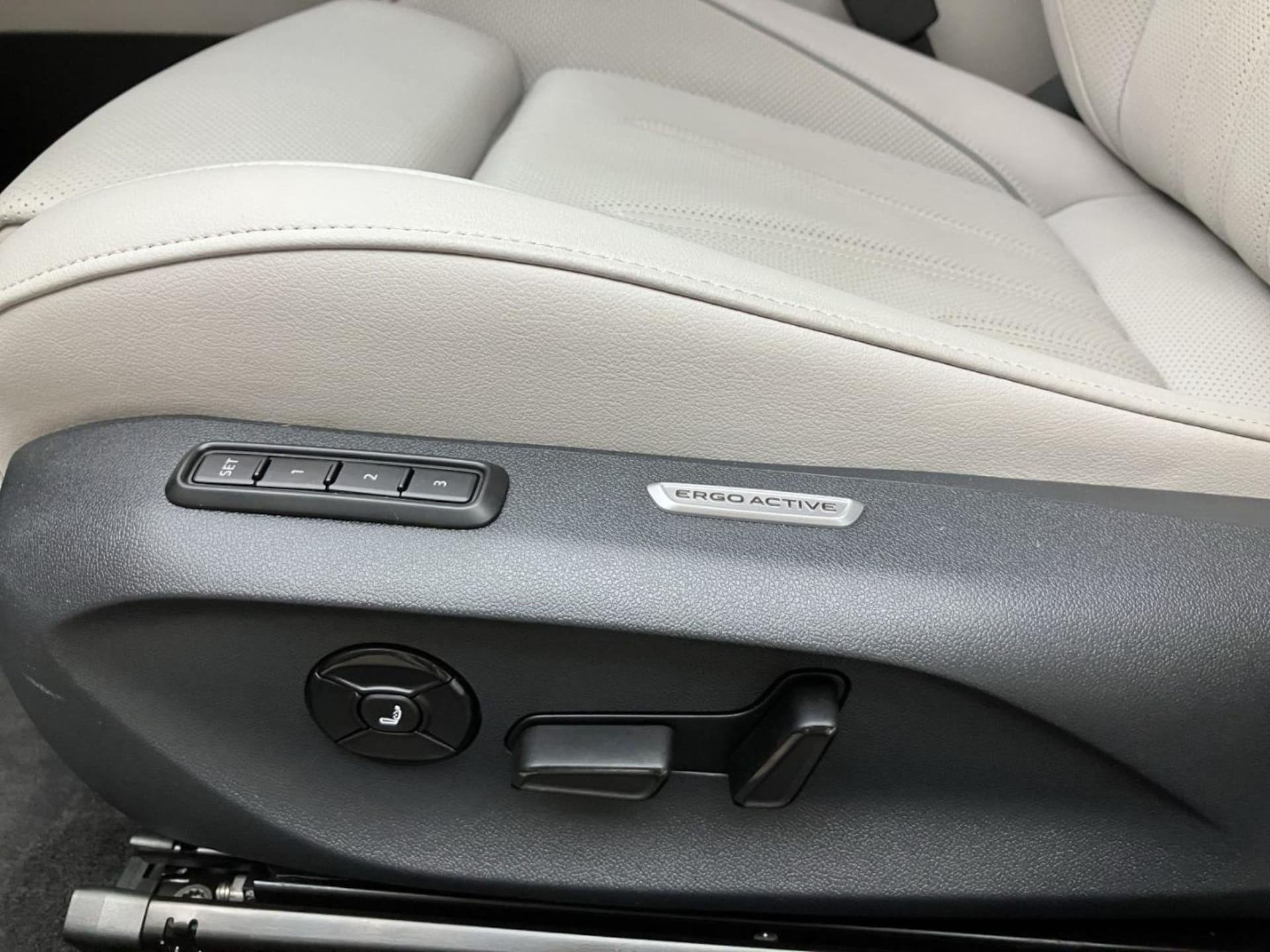 Volkswagen Passat Elegance
