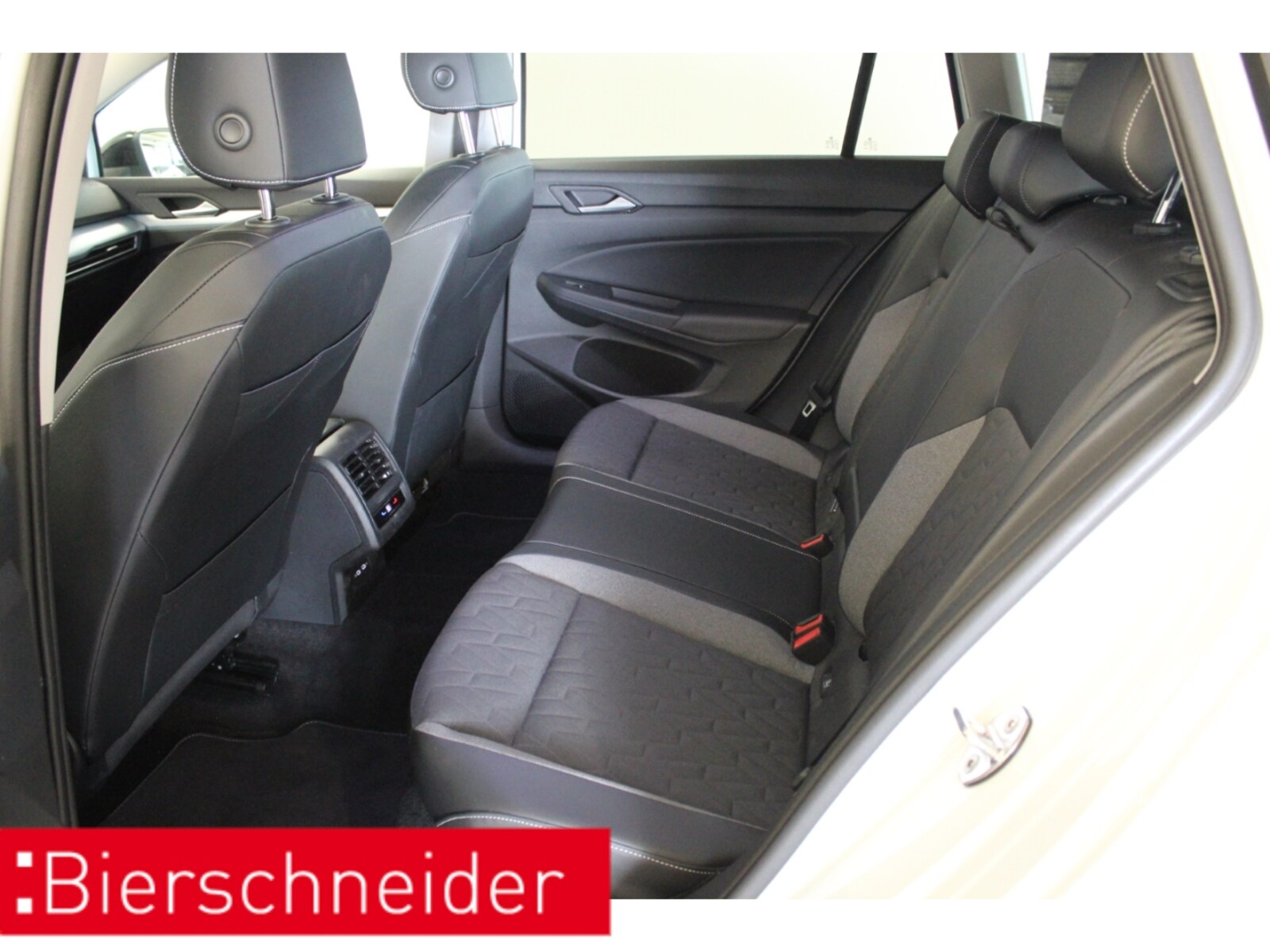 Volkswagen Golf Variant – Bild 9