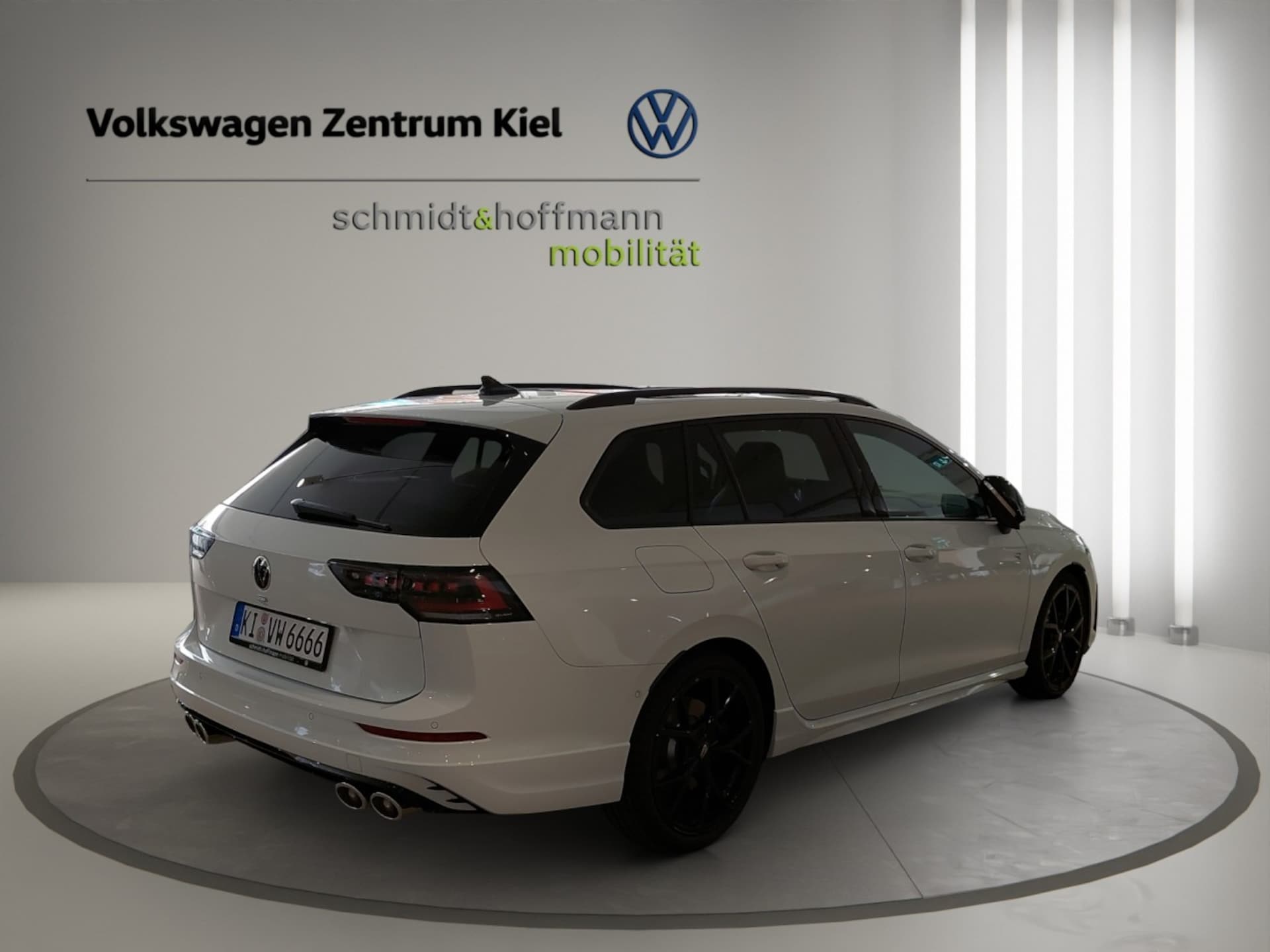 Volkswagen Golf Variant R