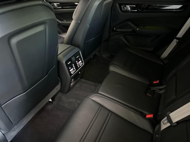 2023 Porsche Cayenne Hybrid
