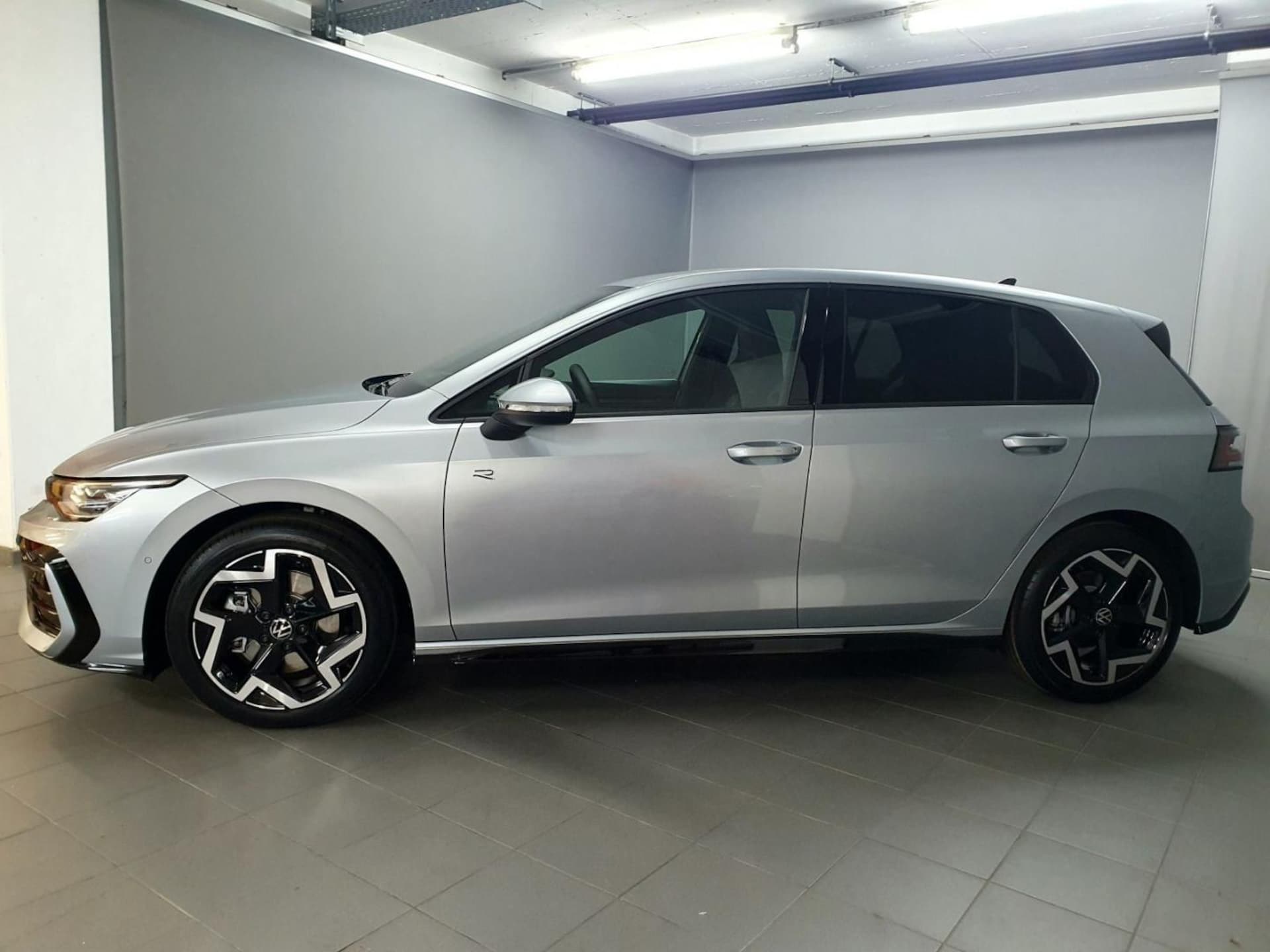 Volkswagen Golf R-Line