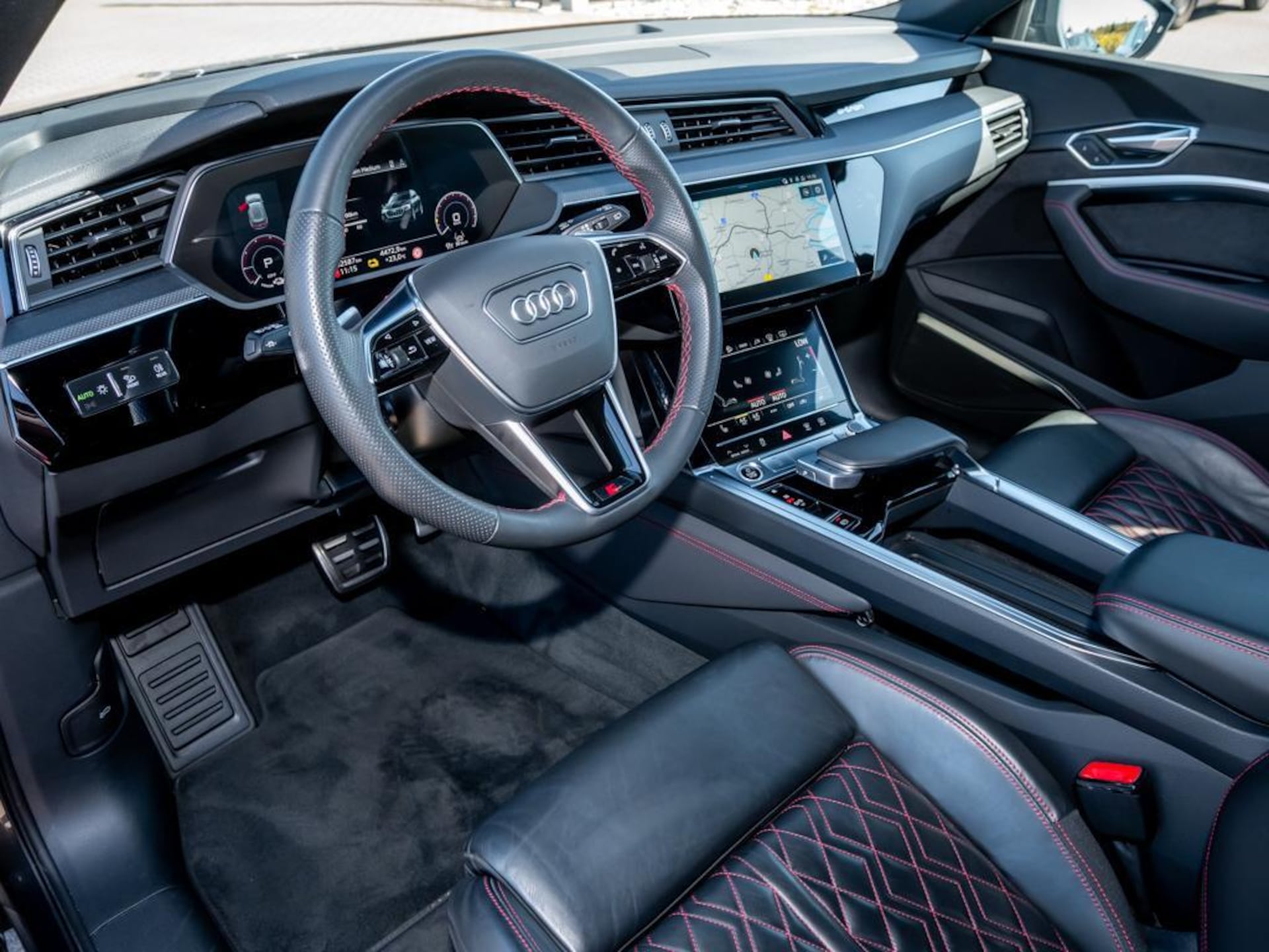 Audi Q8 e-tron S line