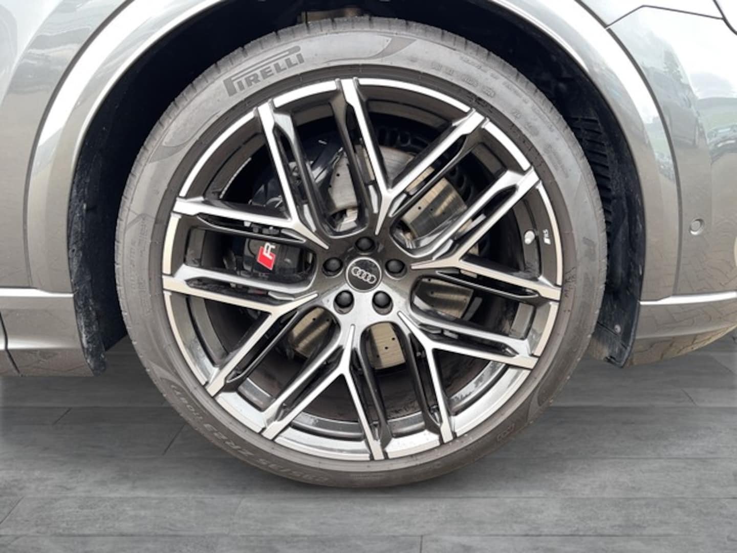 Bild über Audi RS Q8 SUV TFSI quattro tiptronic - für weitere Informationen kontaktieren Sie den Audi Partner