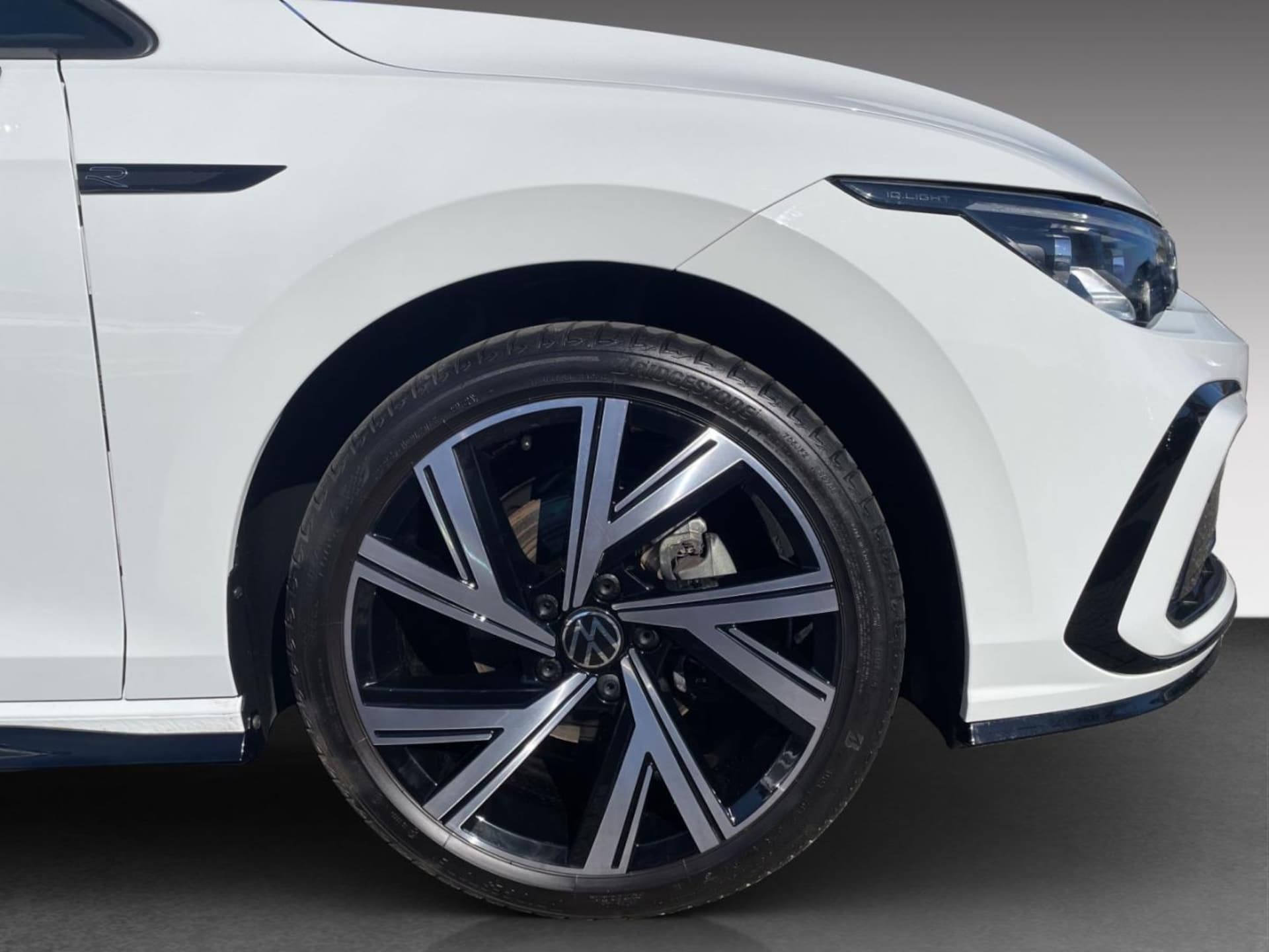 Volkswagen Golf R-Line