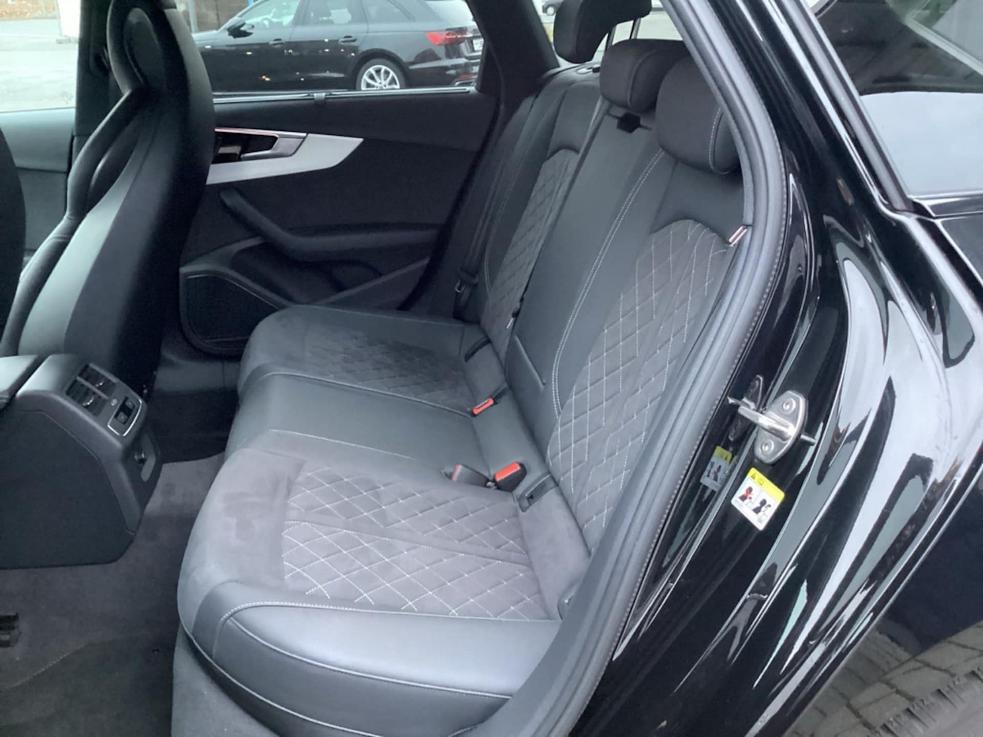 Audi A4 Avant S line