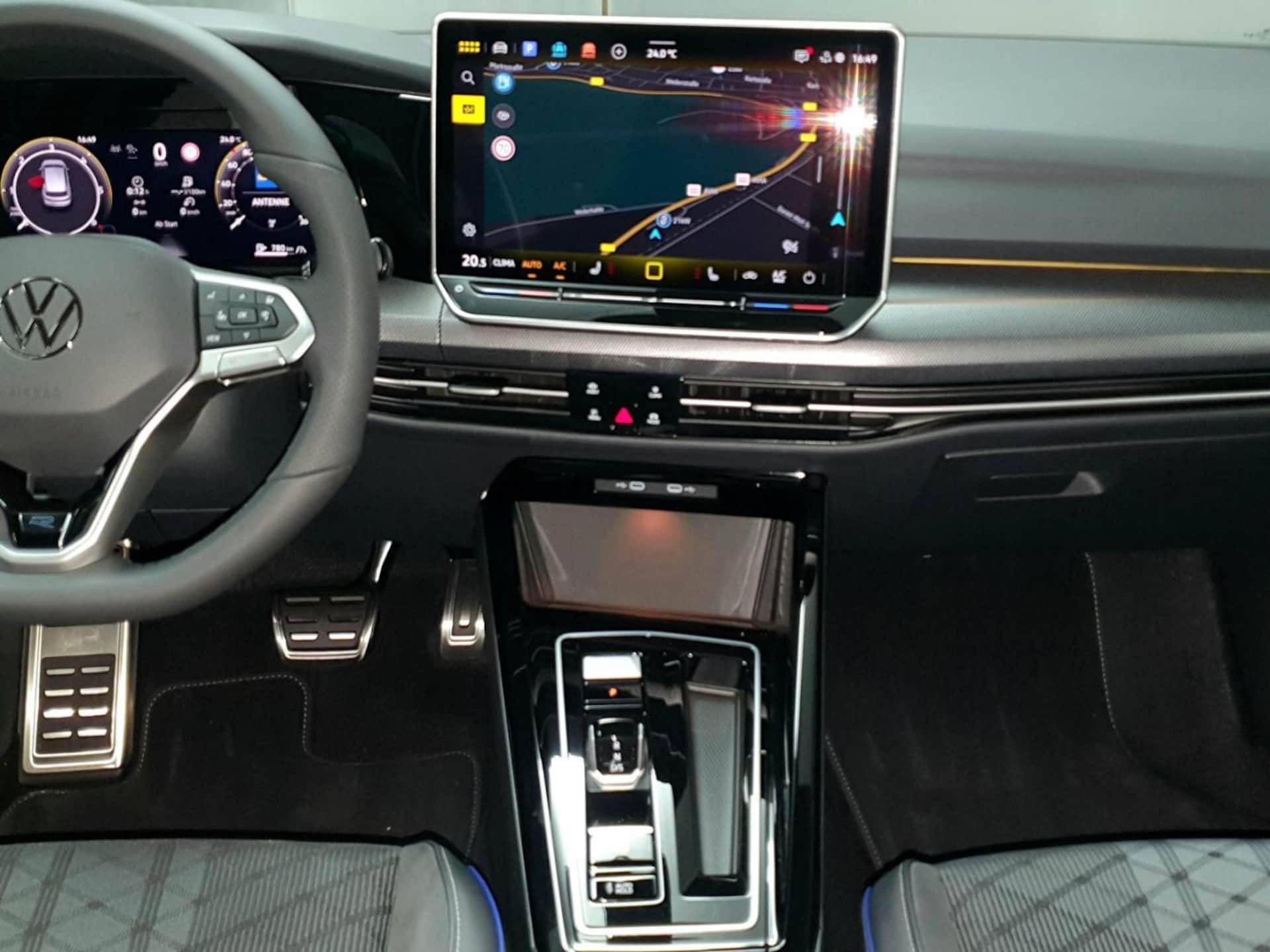 Volkswagen Golf R-Line