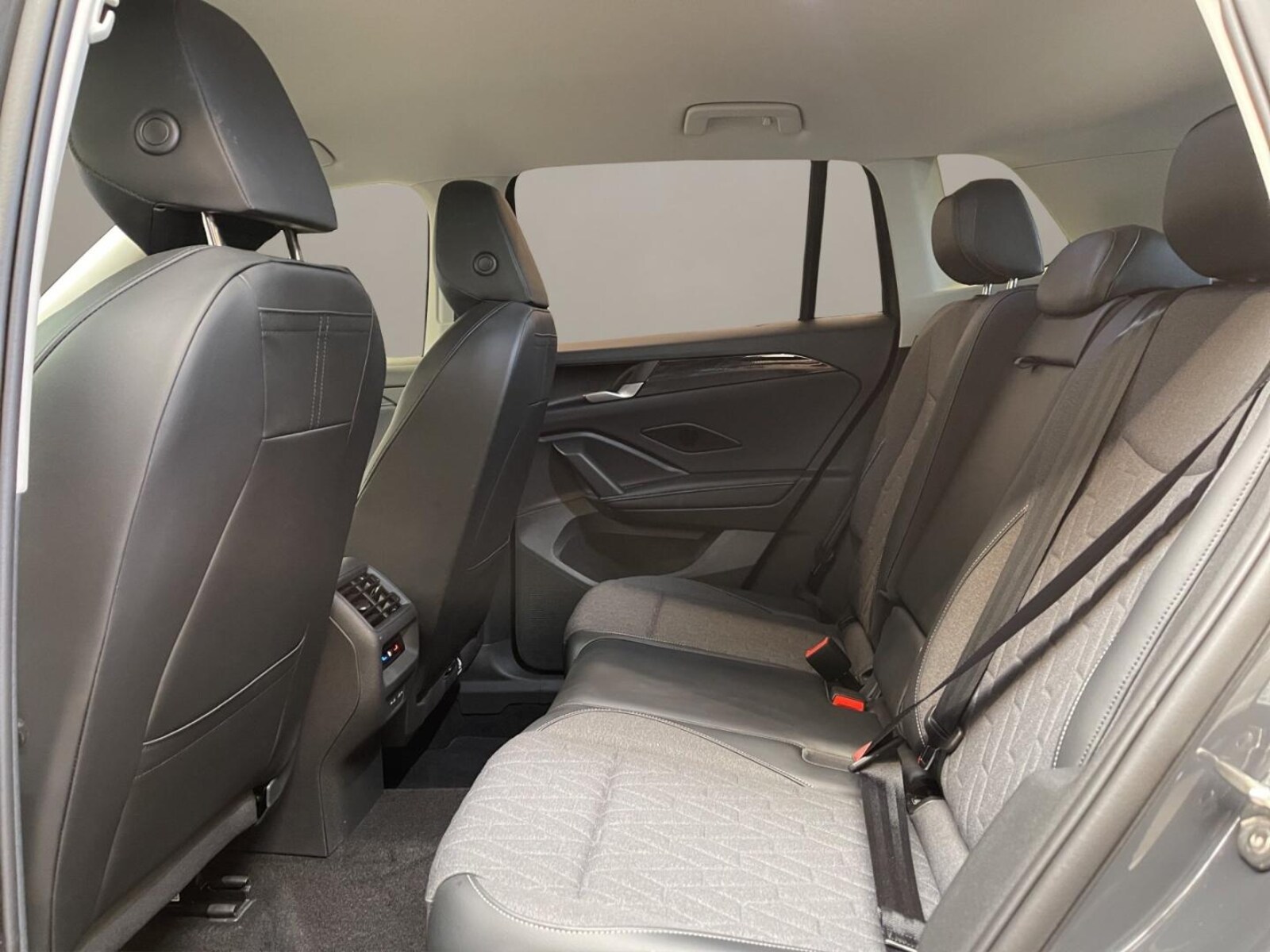 Volkswagen Tiguan – Bild 15