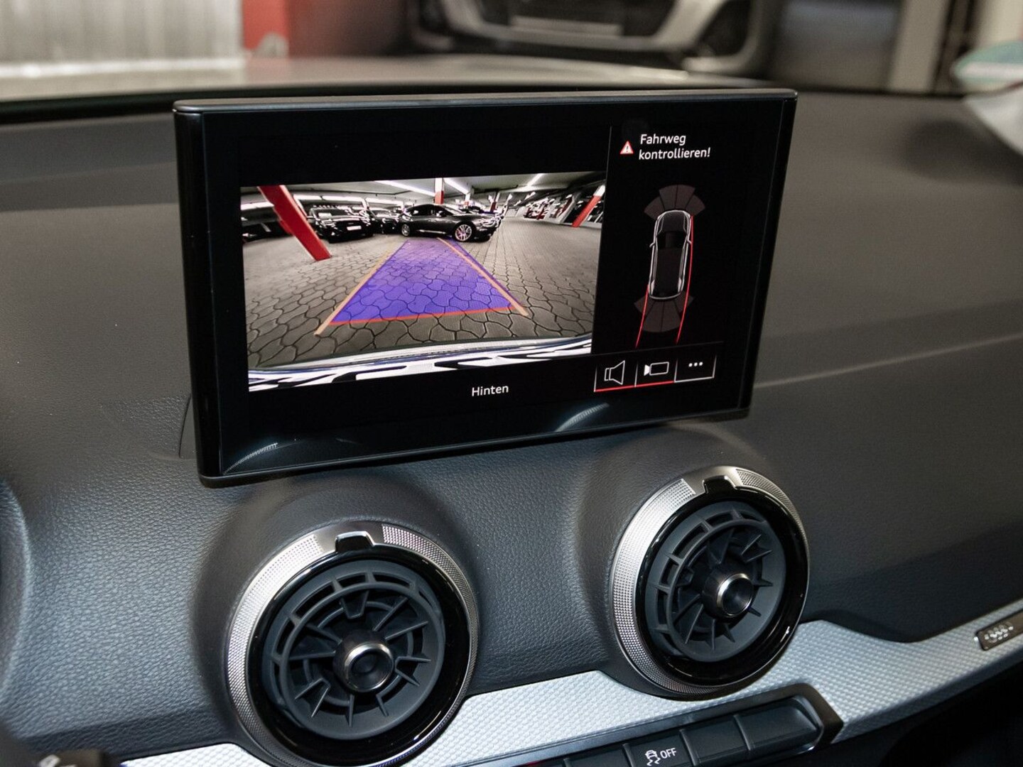 Bild über Audi Q2 35 TFSI Schaltgetriebe - für weitere Informationen kontaktieren Sie den Audi Partner