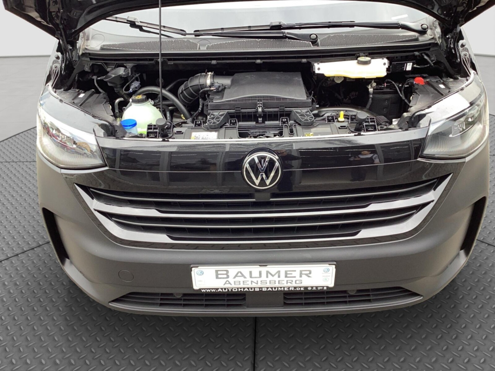 Volkswagen Transporter Kombi langer Radstand – Bild 11