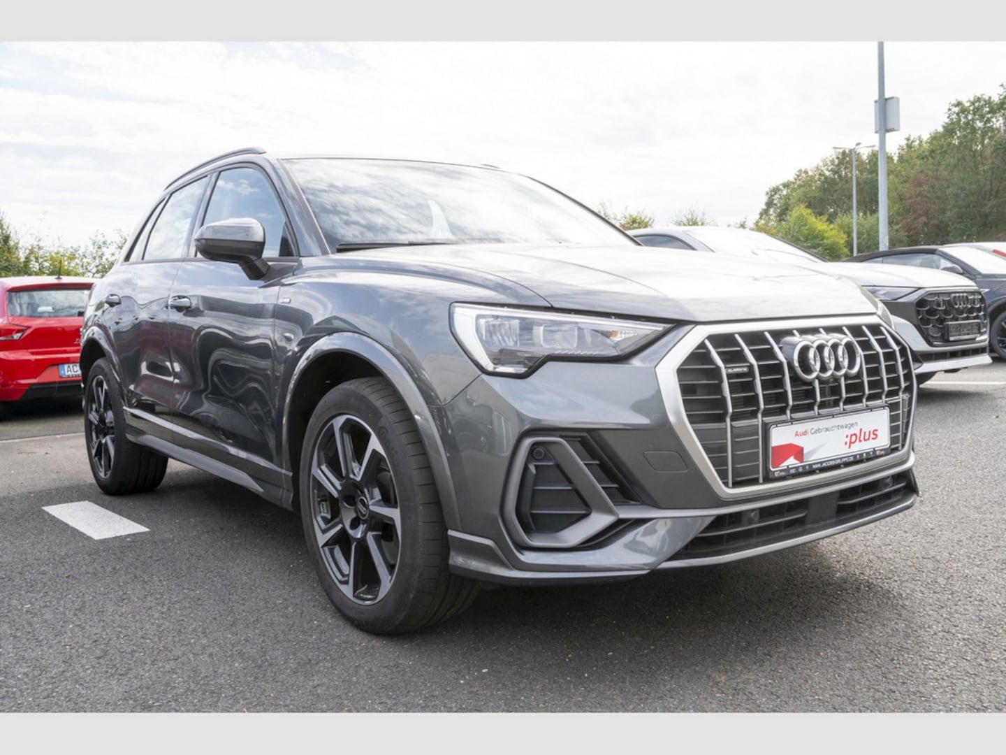 Bild über Audi Q3 S line 40 TDI quattro S tronic - für weitere Informationen kontaktieren Sie den Audi Partner