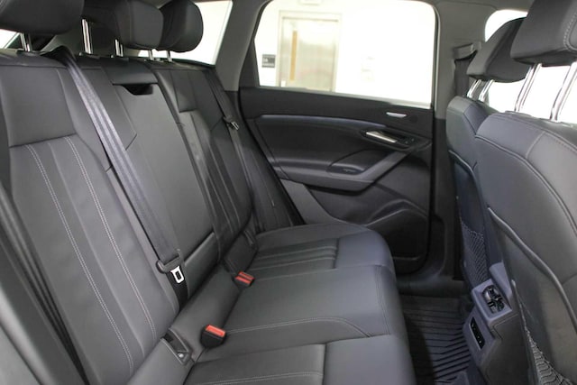 2025 Audi Q6 e-tron Premium Plus - Photo 18