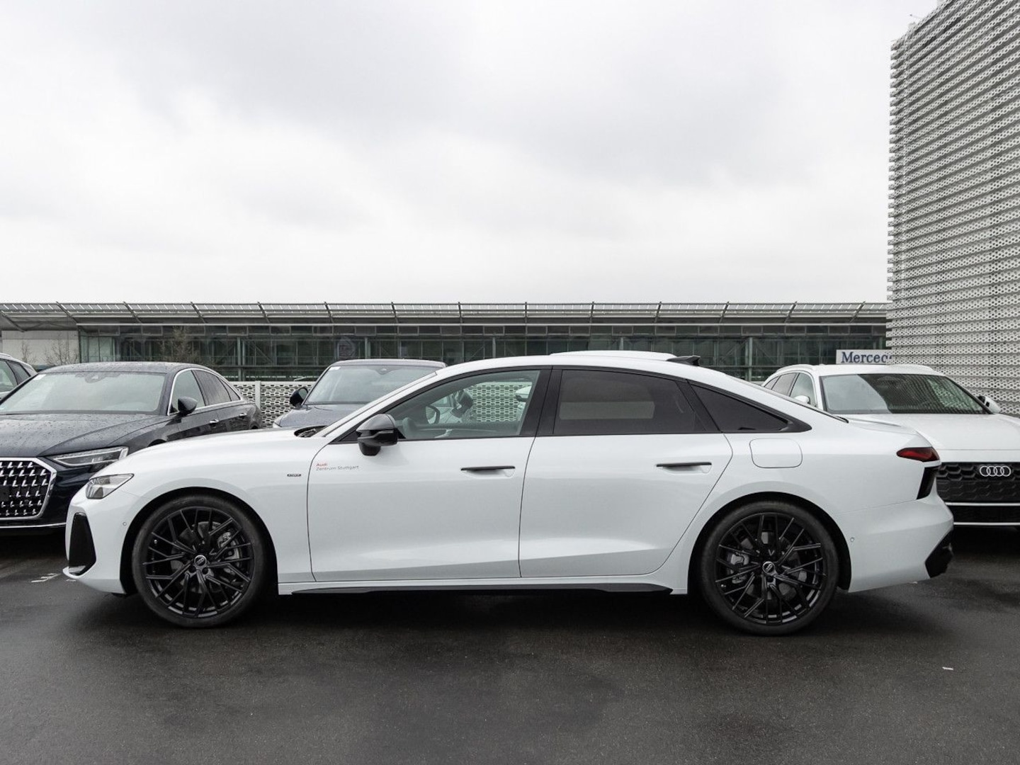 Bild über Audi A6 Limousine e-hybrid edition one e-hybrid quattro 220 kW S tronic - für weitere Informationen kontaktieren Sie den Audi Partner