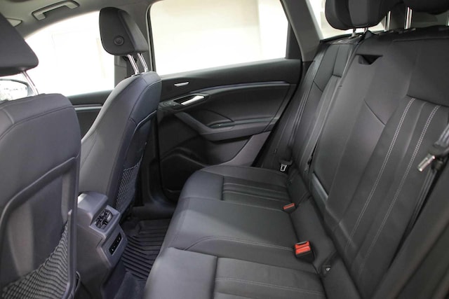 2025 Audi Q6 e-tron Premium Plus - Photo 17
