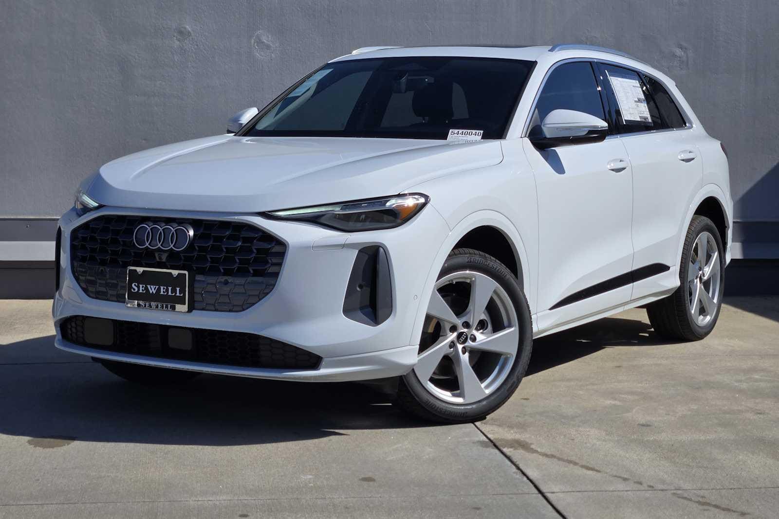2026 Audi Q5 Premium Plus quattro's photo