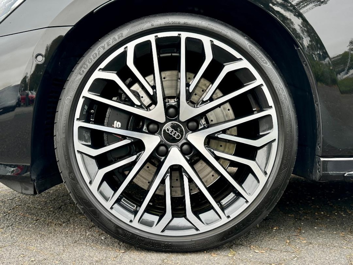 Bild über Audi S3 Sportback TFSI quattro S tronic - für weitere Informationen kontaktieren Sie den Audi Partner
