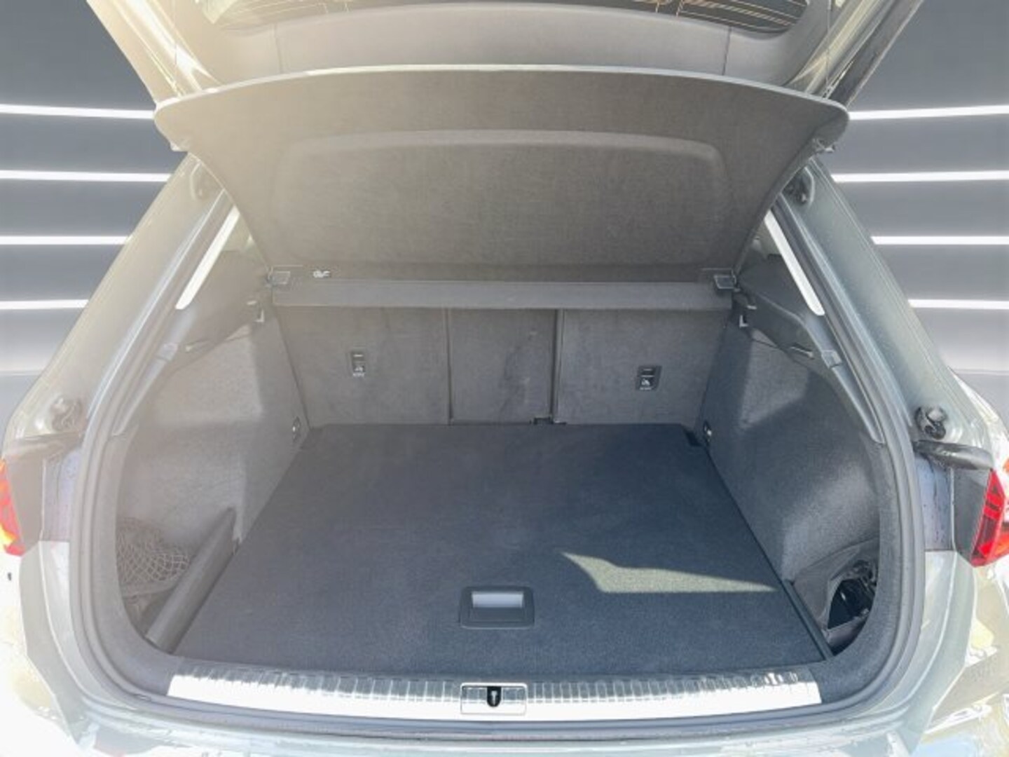 Bild über Audi Q3 TDI 110 kW S tronic - für weitere Informationen kontaktieren Sie den Audi Partner