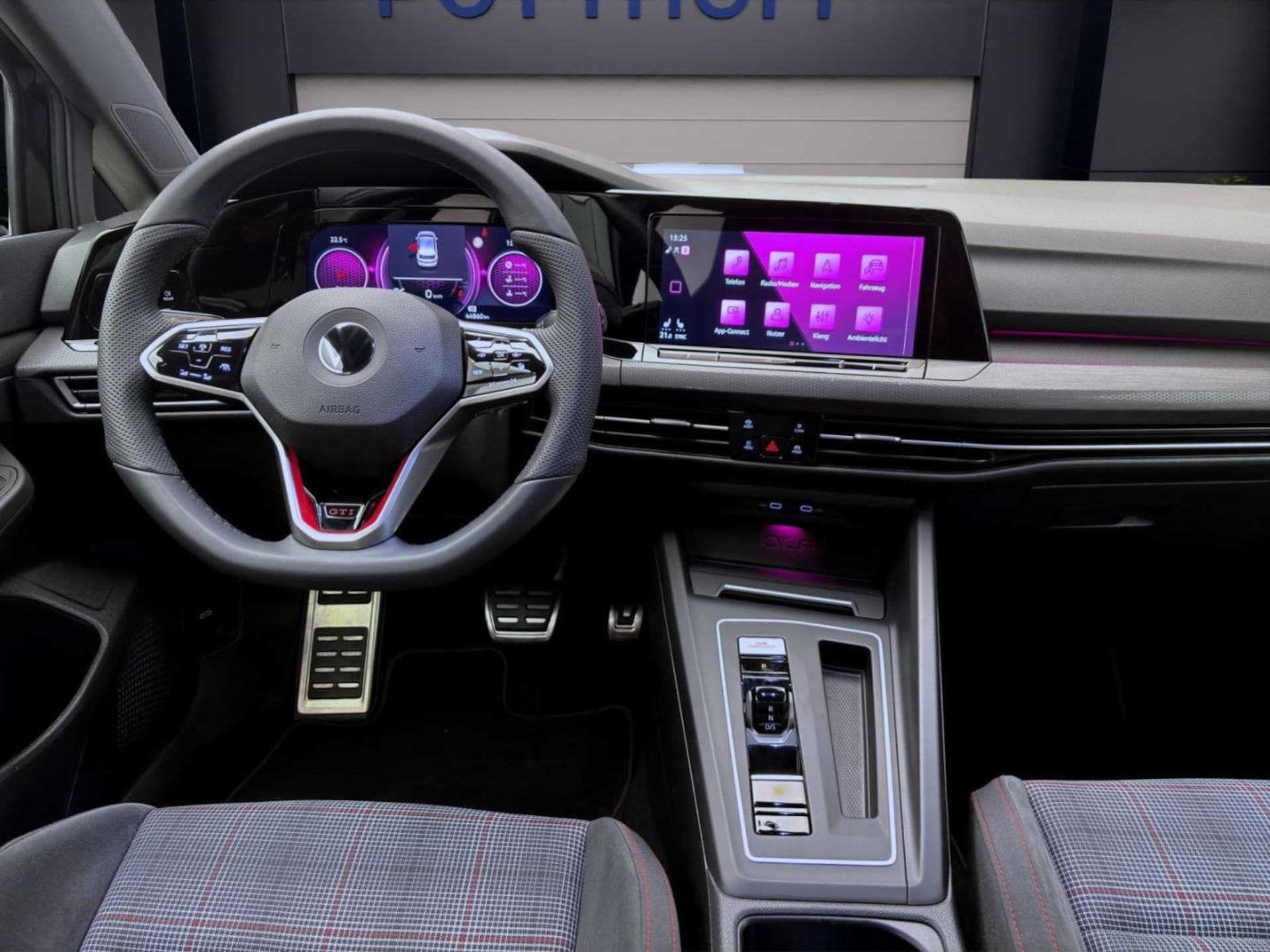Volkswagen Golf GTI