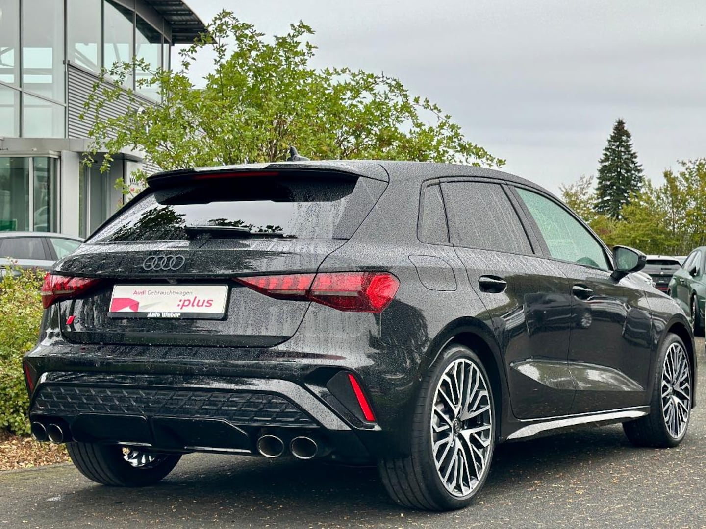 Bild über Audi S3 Sportback TFSI quattro S tronic - für weitere Informationen kontaktieren Sie den Audi Partner