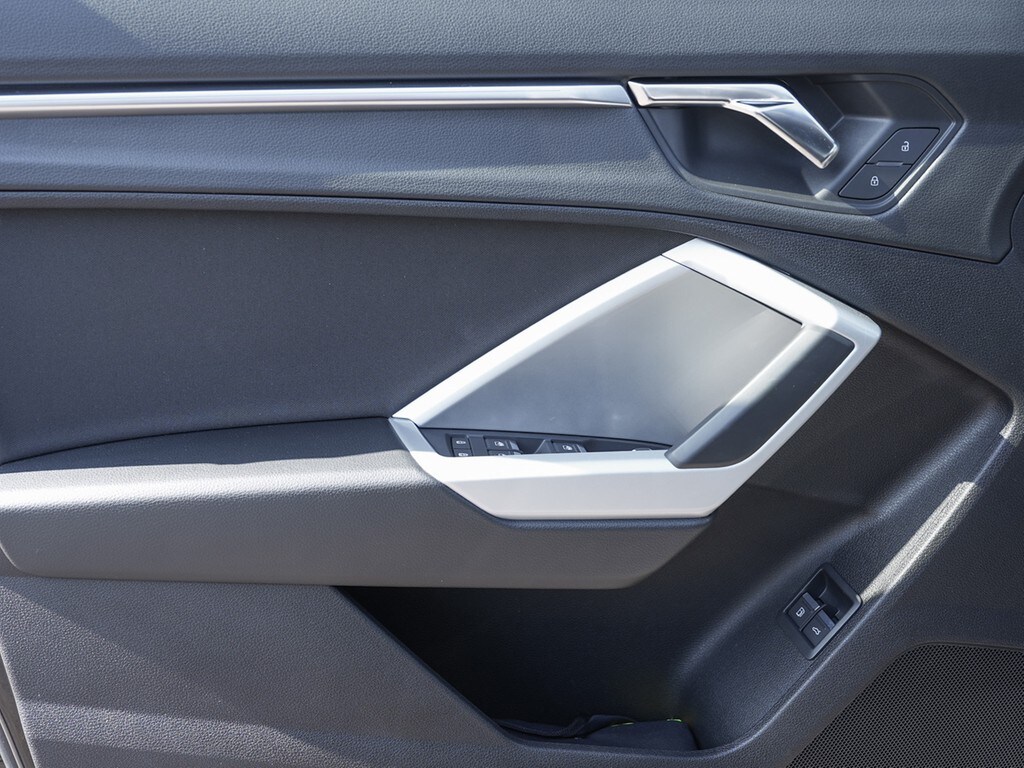 Image about Audi Q3 TFSI e 45 TFSI e S tronic